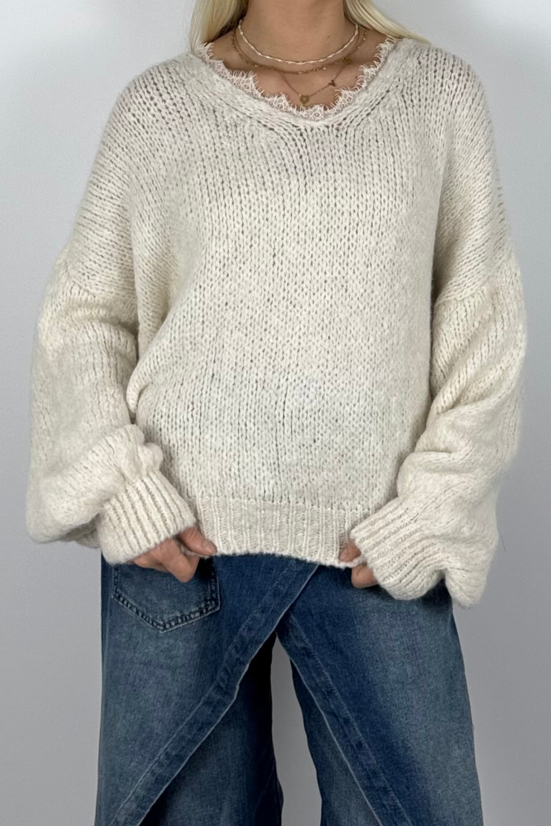 Damen Oversize Strickpullover mit V-Ausschnitt –Butter