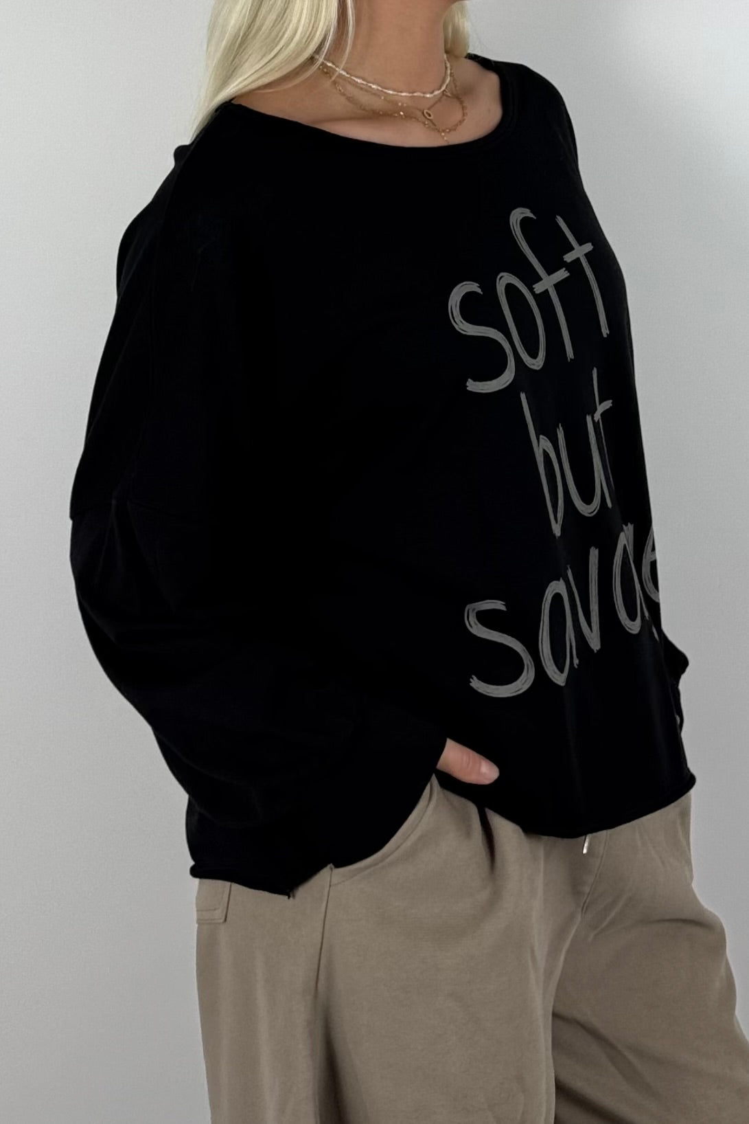 Oversize Shirt „Soft but Savage“ –Schwarz
