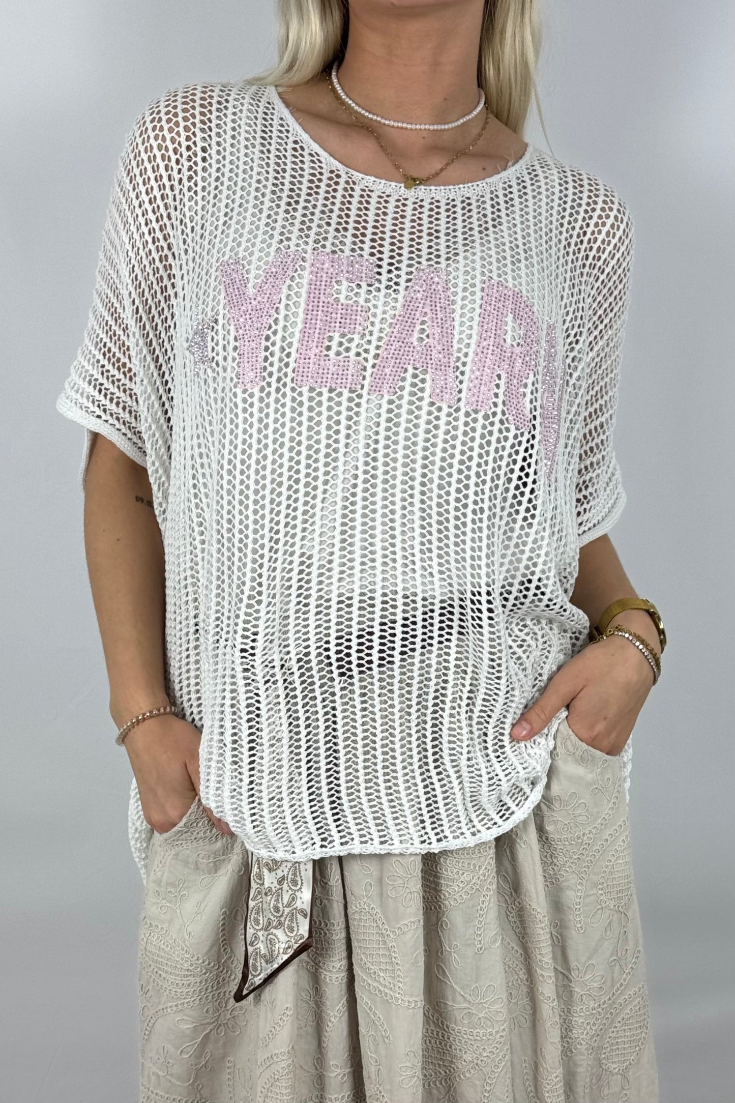 Oversize Strickshirt „YEARN“ – Netzlook Statement Shirt-Weiß