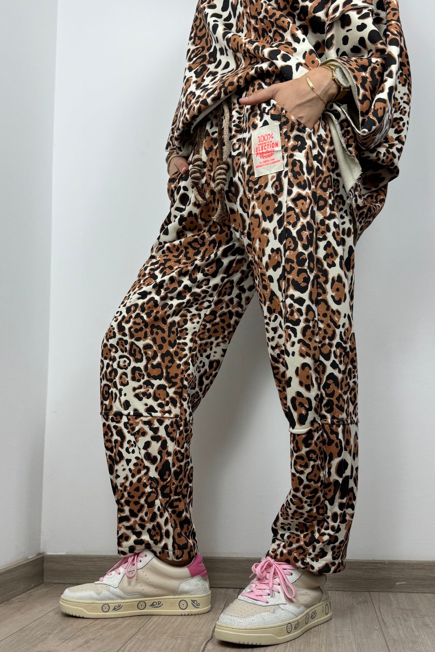 Trendige Damenhose mit elastischem Bund und Kordel-Camel