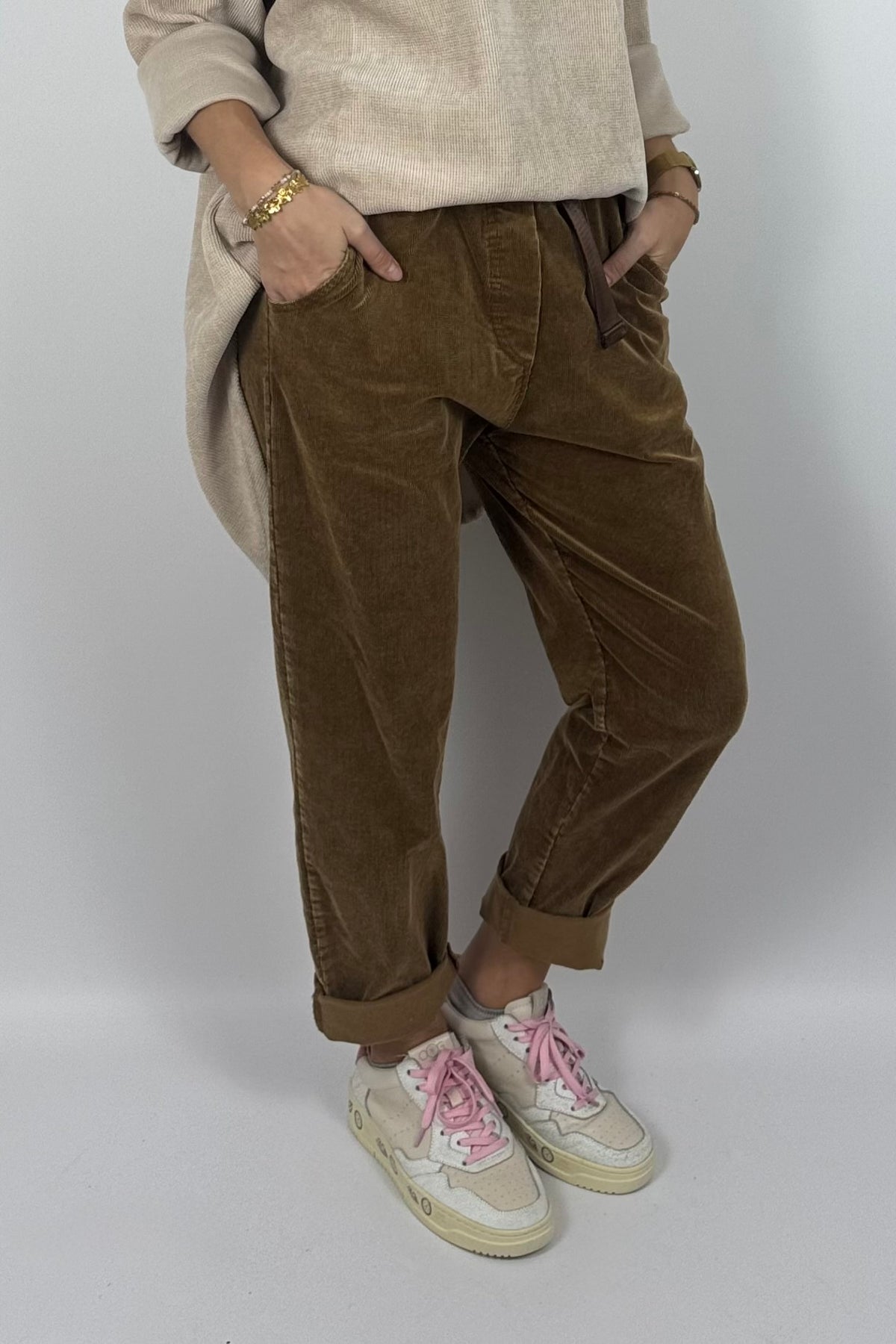Damen Cordhose mit Gürtel – Kamel