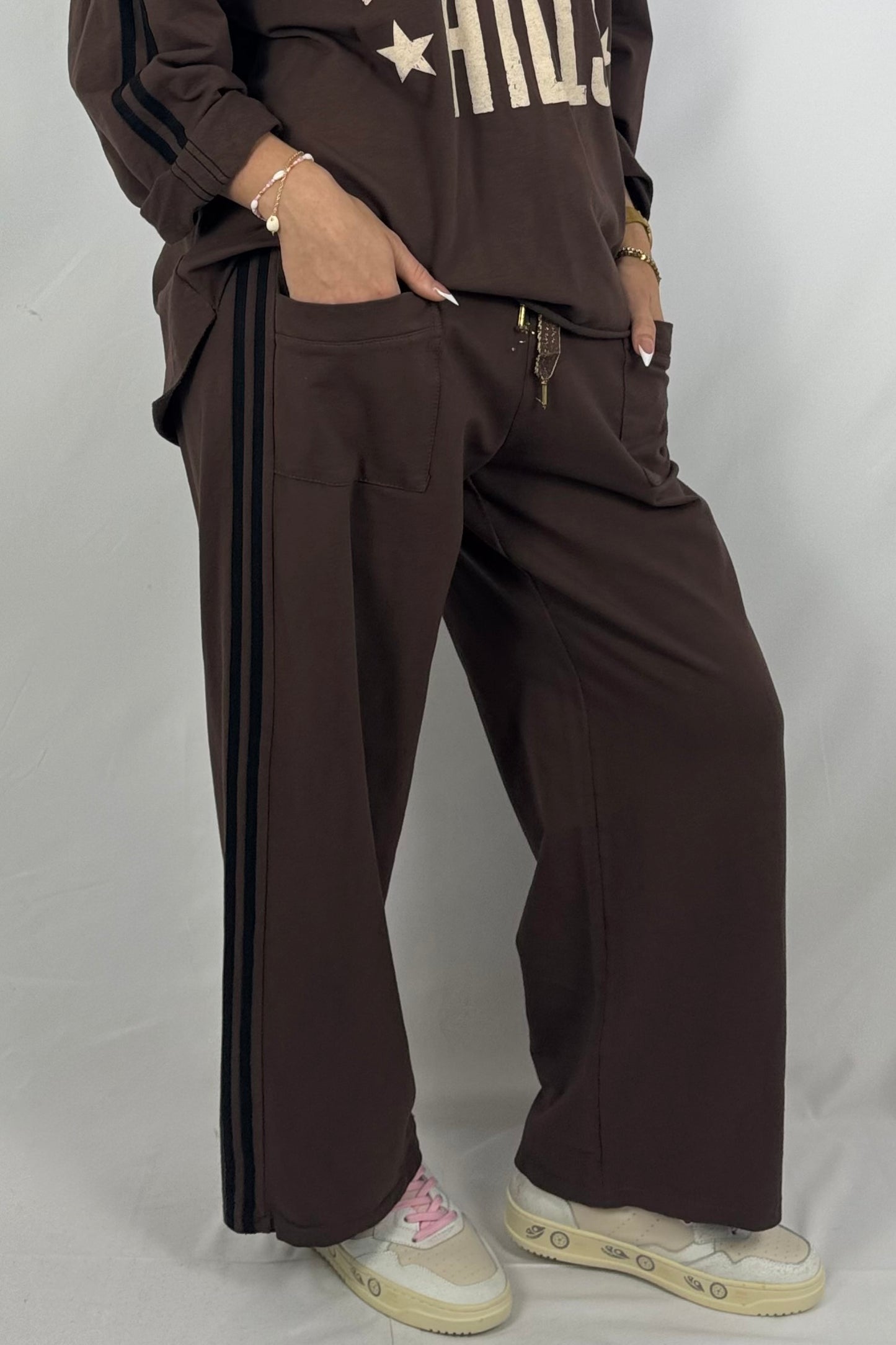 Oversize-Jogpants mit Streifen-Detail und aufgesetzten Taschen-Schoko
