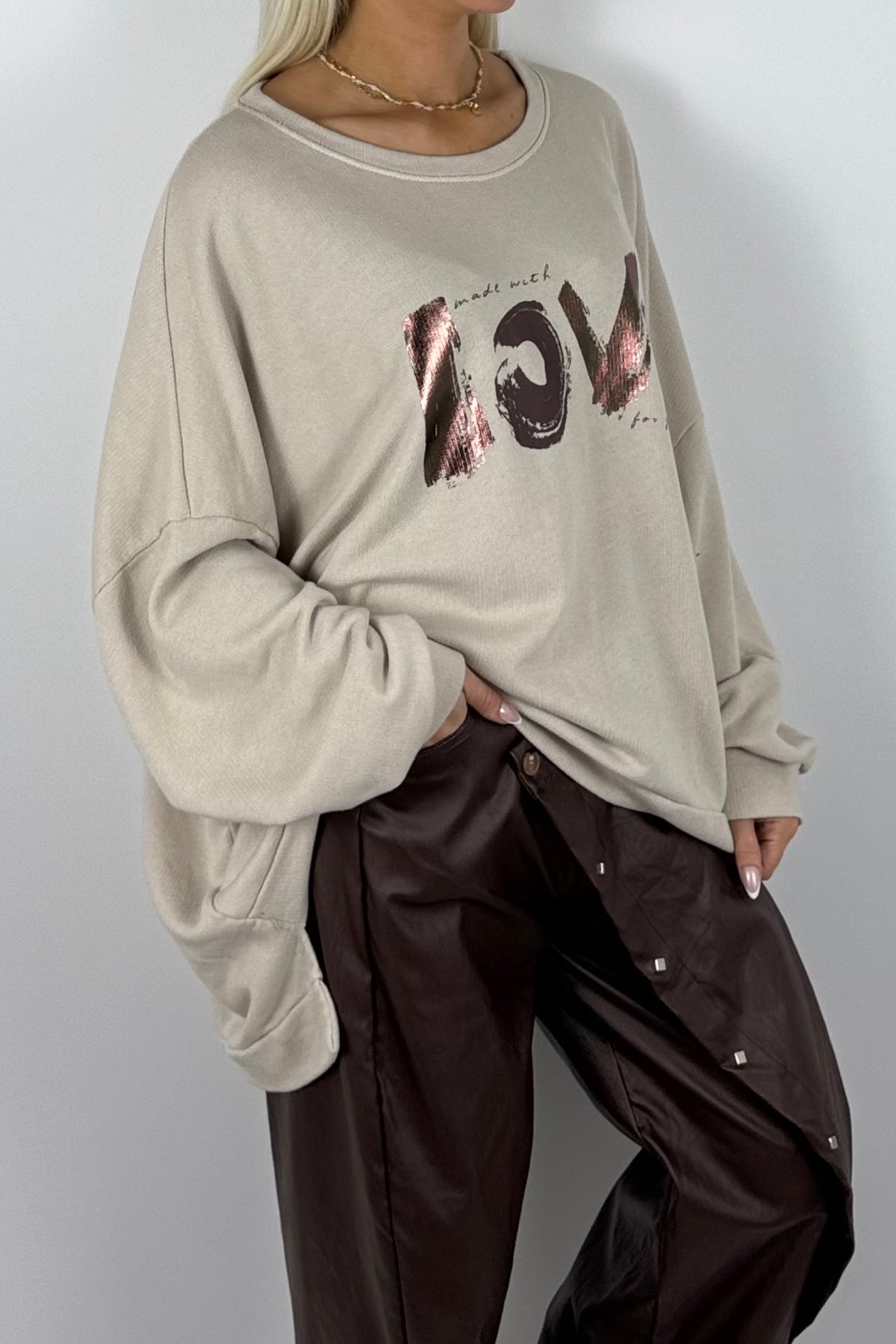 Damen Oversize Sweatshirt „LOVE“ – Beige
