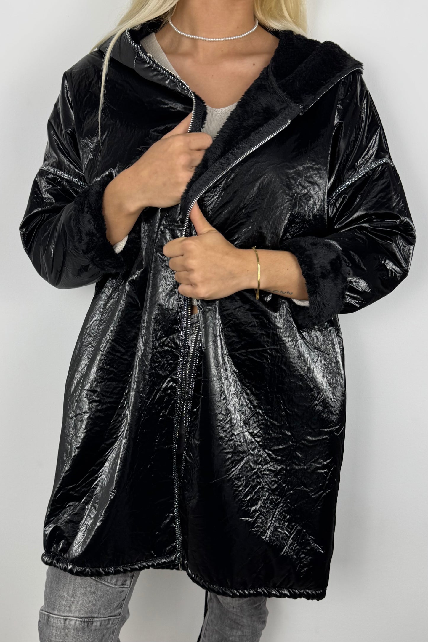 Damen Metallic-Jacke mit Teddyfutter und Reißverschluss –Schwarz