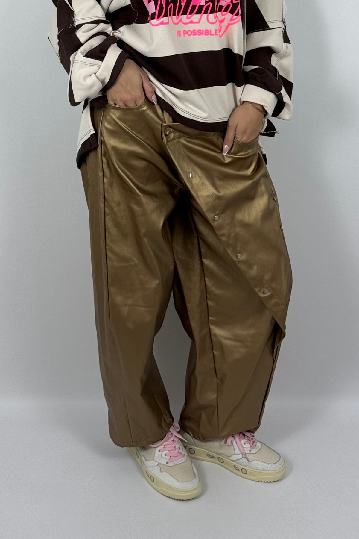 Damen Lederlook-Hose mit asymmetrischem Detail – Bronze