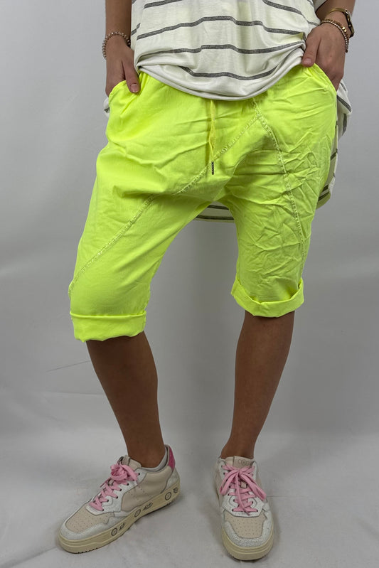 Short mit Ziernähten – Sportlicher Oversize Fit-Neon gelb