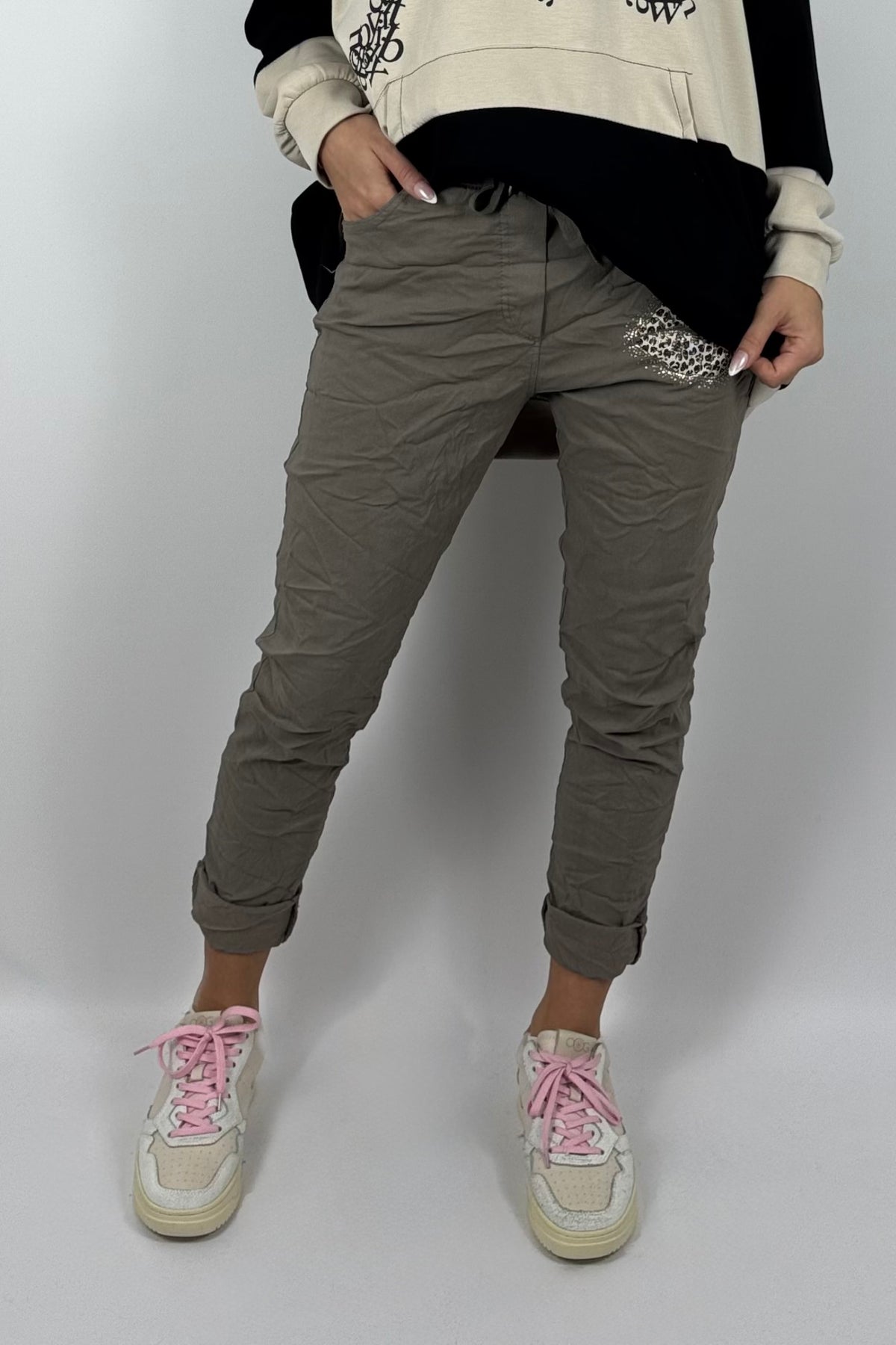 Damen Schlupfhose mit Leo-Kussmund-Mud