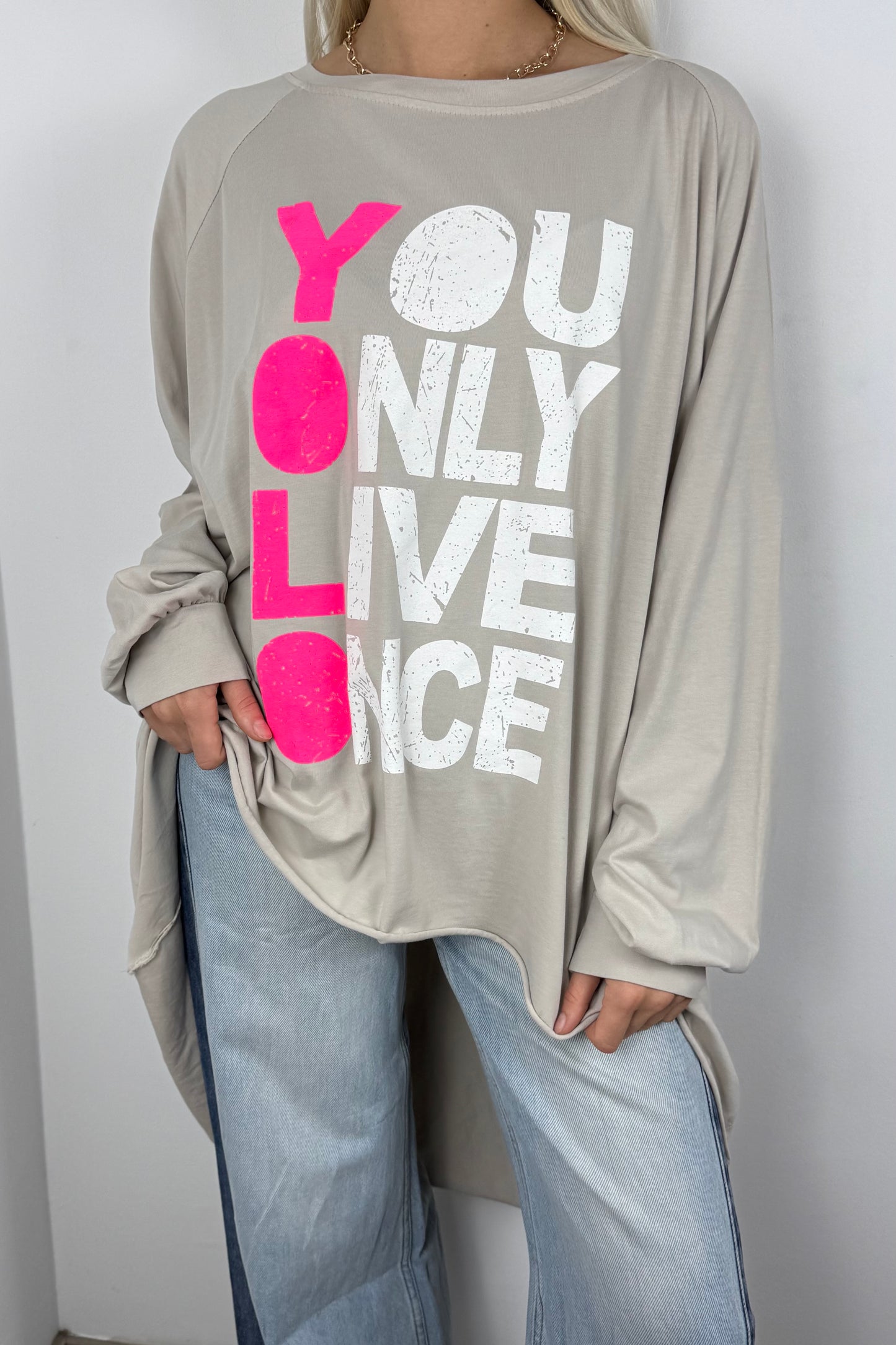 Oversize Shirt „YOLO“ –Beige