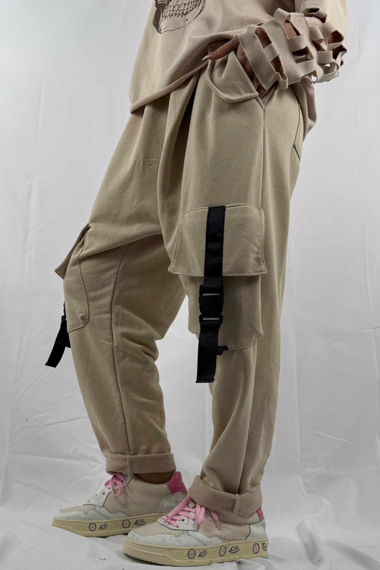 Cargo Jogpants mit Kette & Taschen –Beige