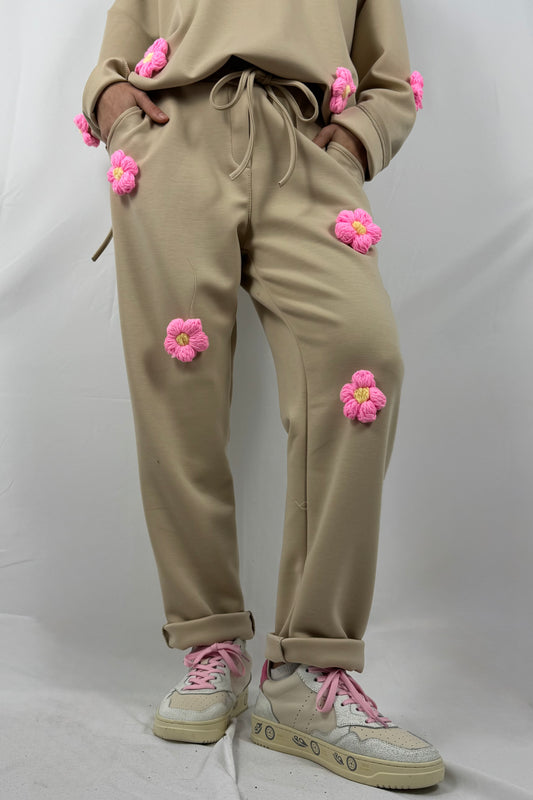Hose mit Häkelblumen & Kordelzug-Beige