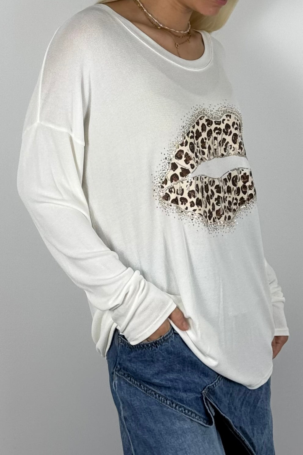 Damen Oversize Shirt mit Leo-Lippen & Glitzer –Weiß
