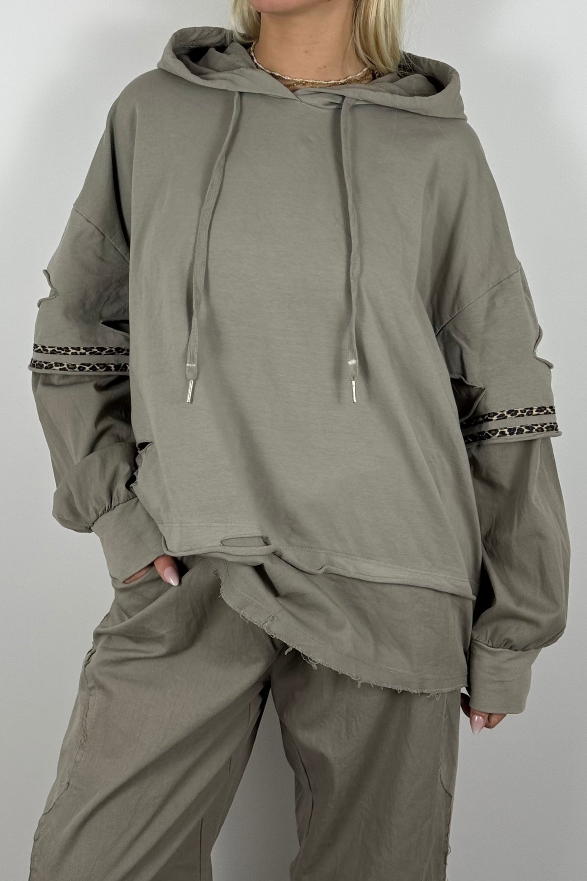 Oversize Hoodie mit Leo-Details-Mud