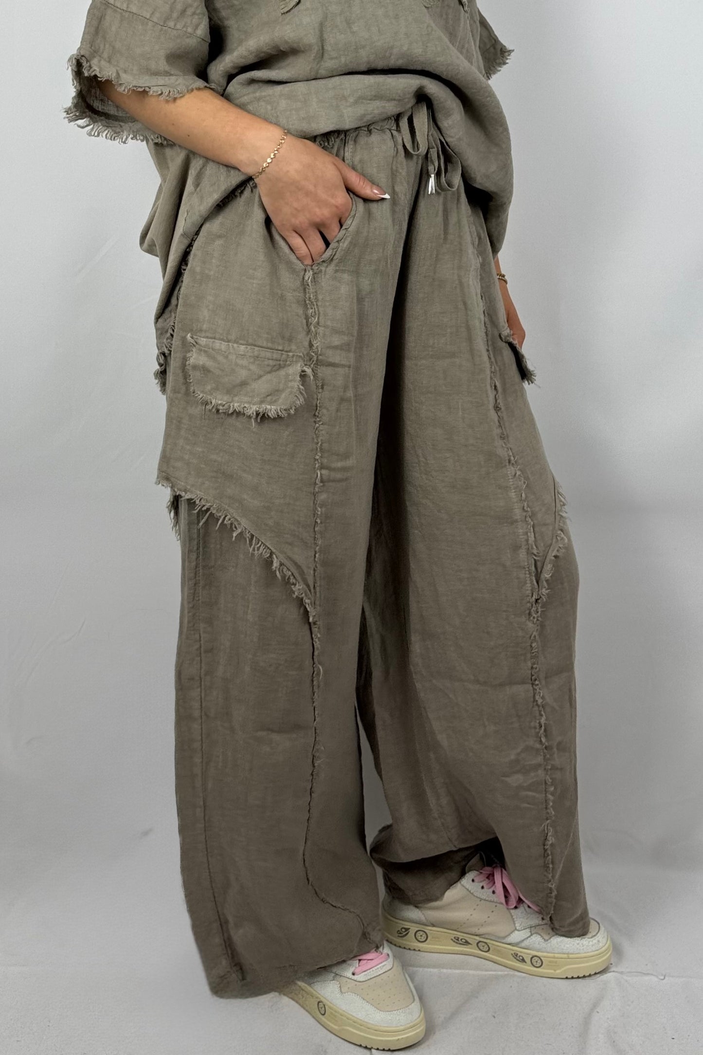 Leinenhose mit fransigen Details-Mud