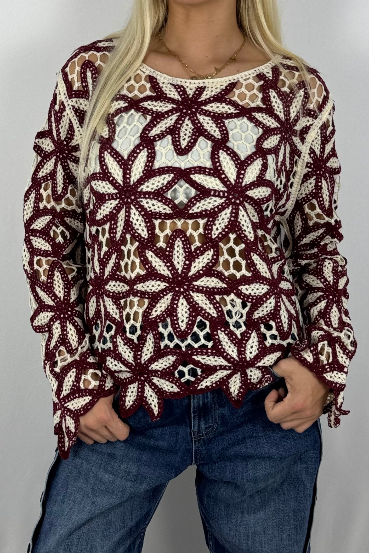 Gehäkeltes Oversize-Shirt mit Blumenmuster-Bordeaux