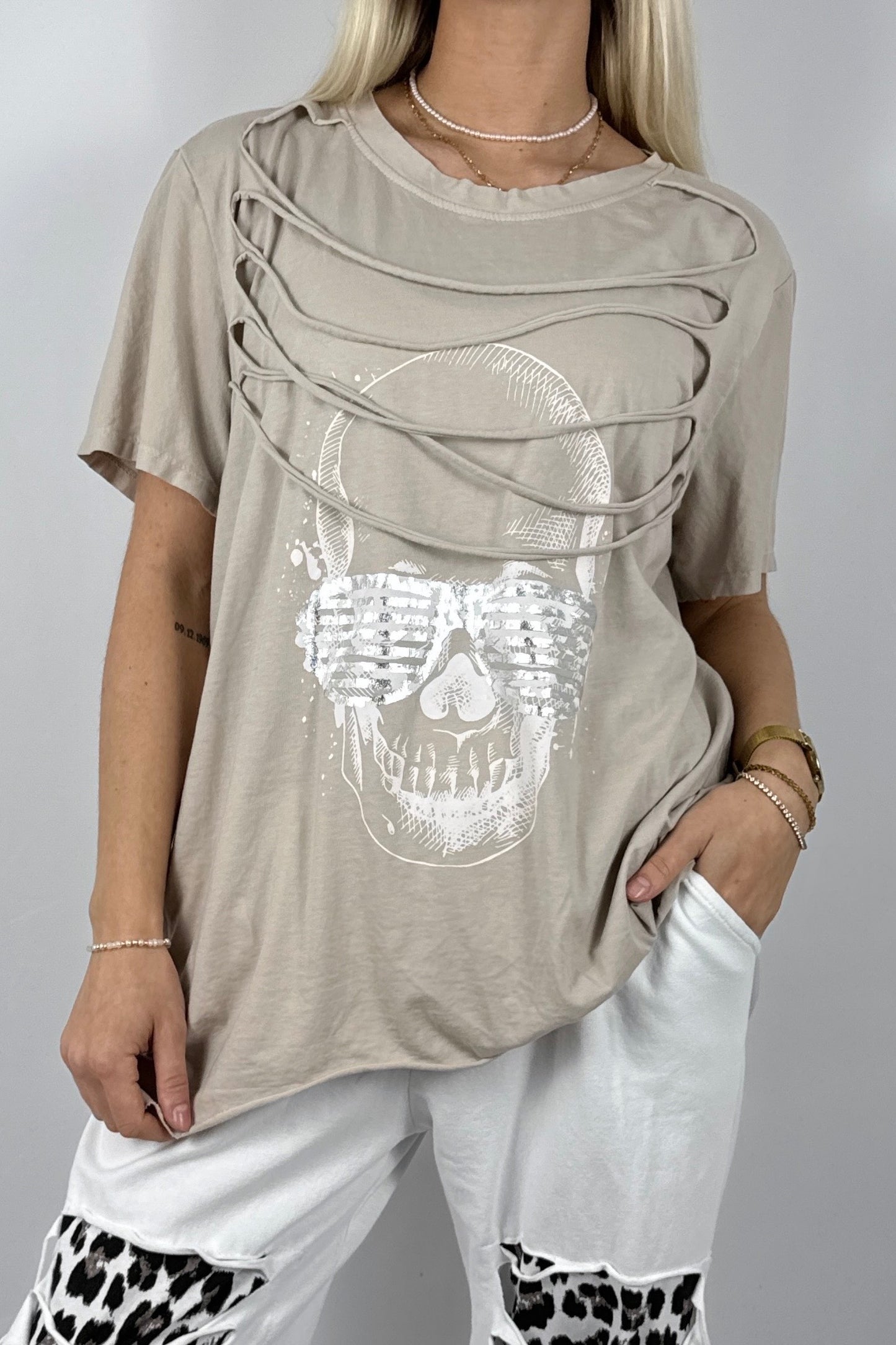Oversize Shirt mit Skull Print – Moderner Streetstyle-Beige