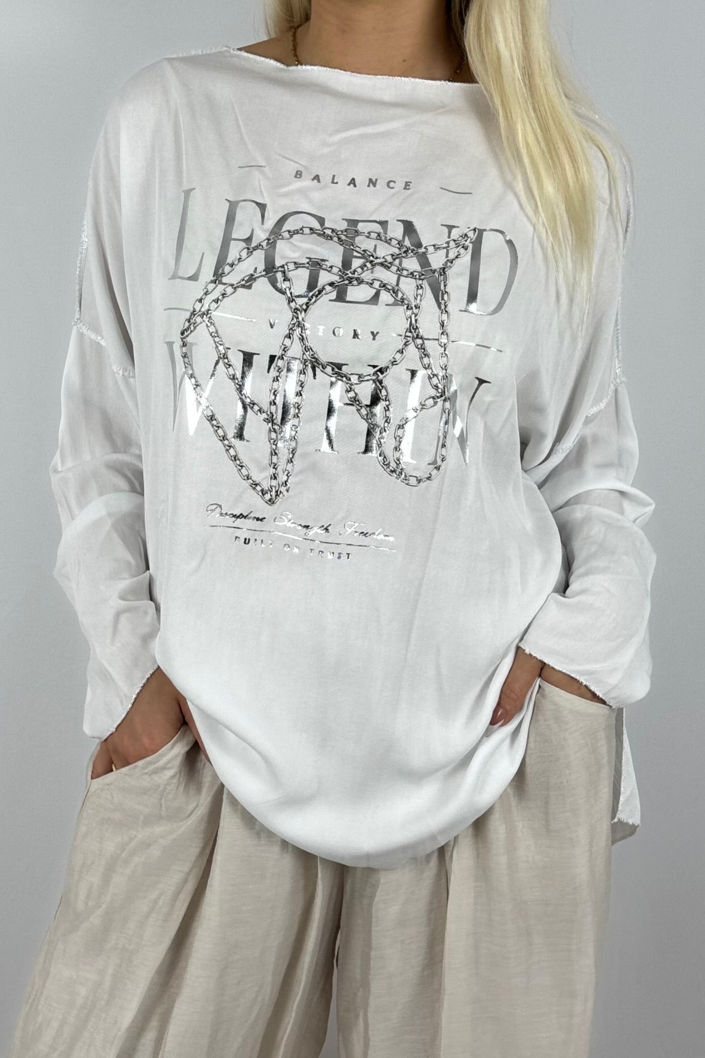 Oversize-Shirt mit Frontprint und Kettendetail-Weiß