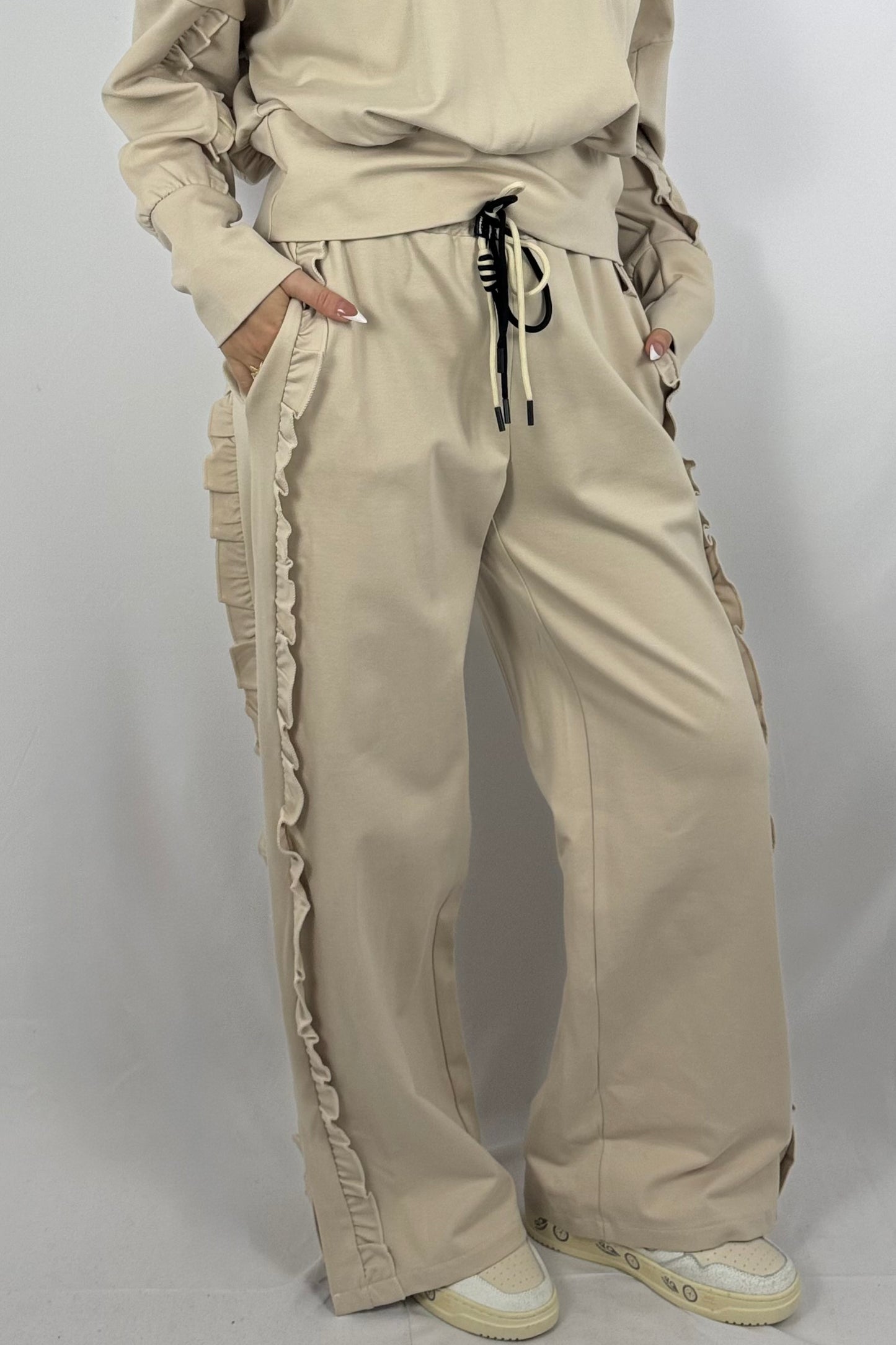 Lässige Hose mit Rüschen-Details-Beige