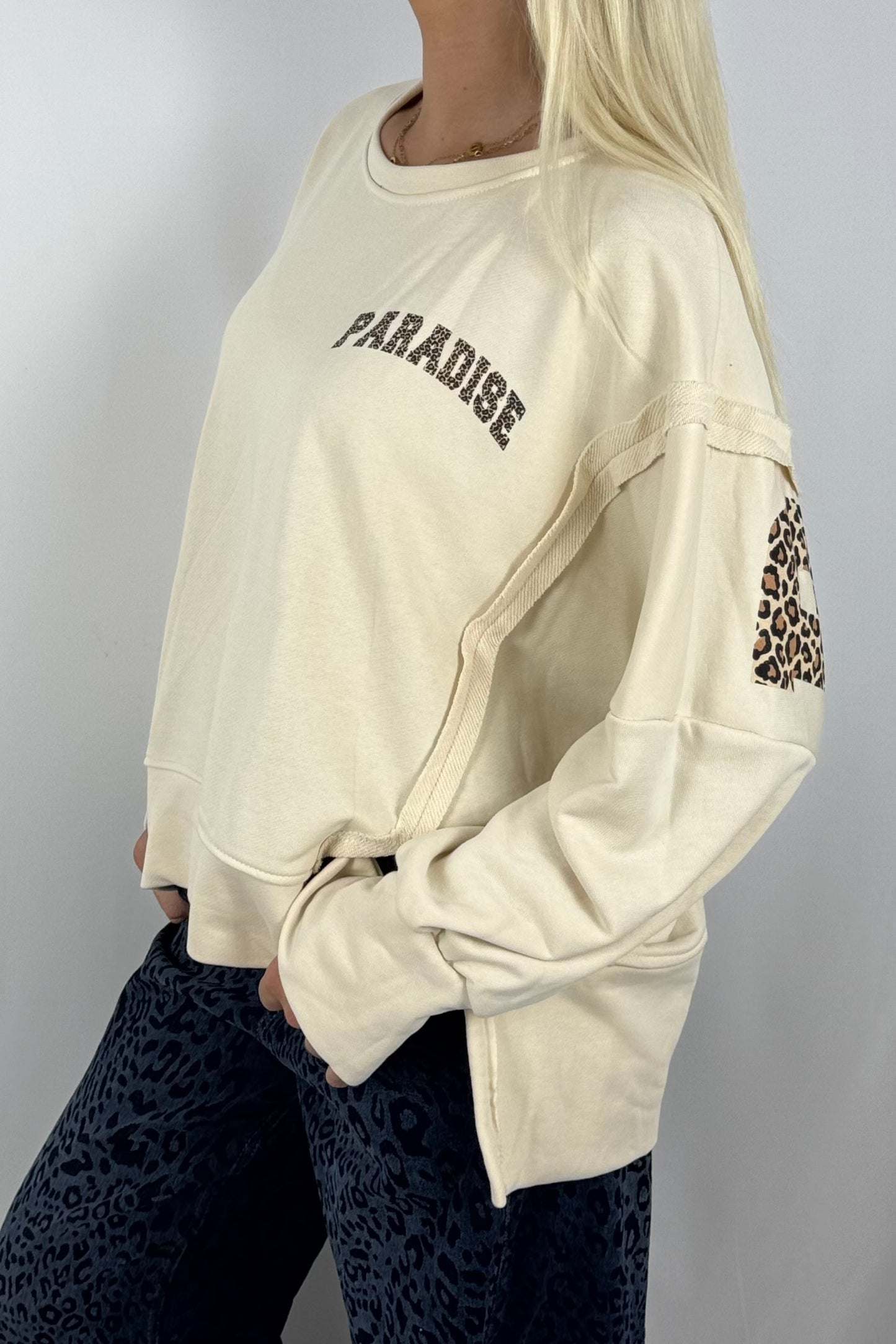 Damen Sweatshirt „PARADISE“ – Leo Print Oversize-Butter