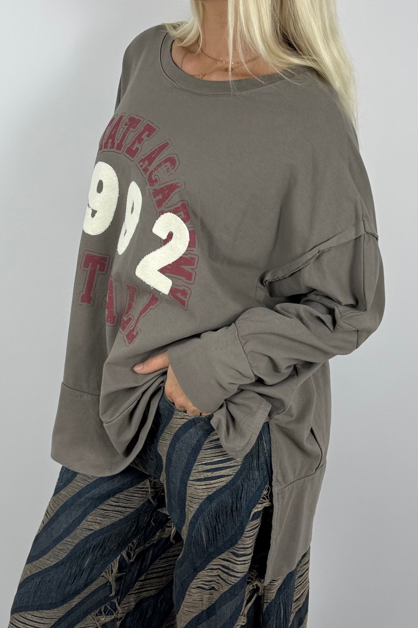 Damen Oversize Sweatshirt „1992 Football“ – College Style-Mud
