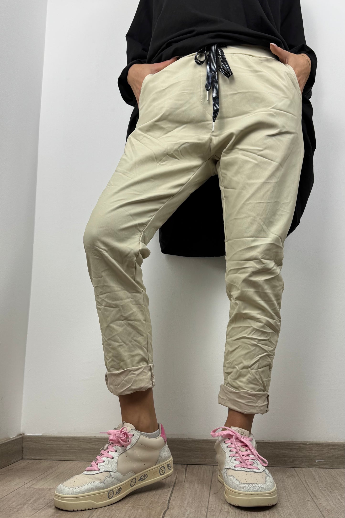 Glanz-Effekt Jogpants mit Kordelzug –Beige