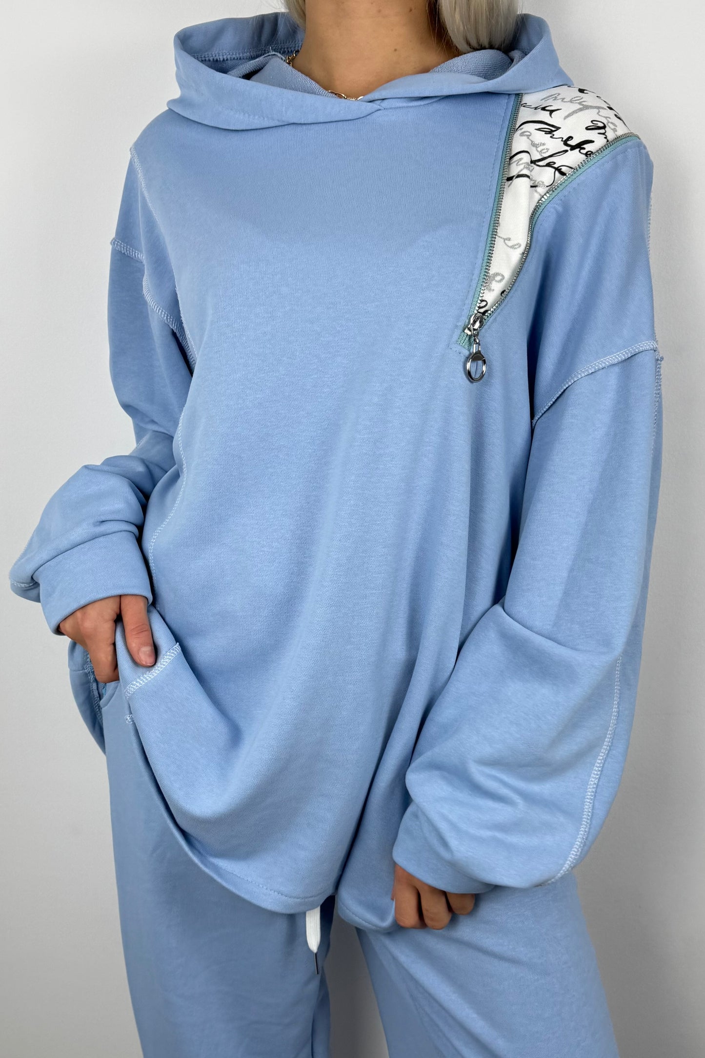 Asymmetrischer Hoodie mit Zipper -Hell blau