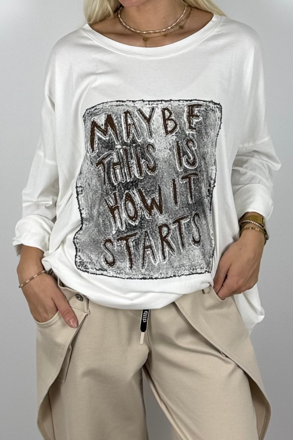 Damen Oversize Shirt „Maybe This Is How It Starts“ – Weiß