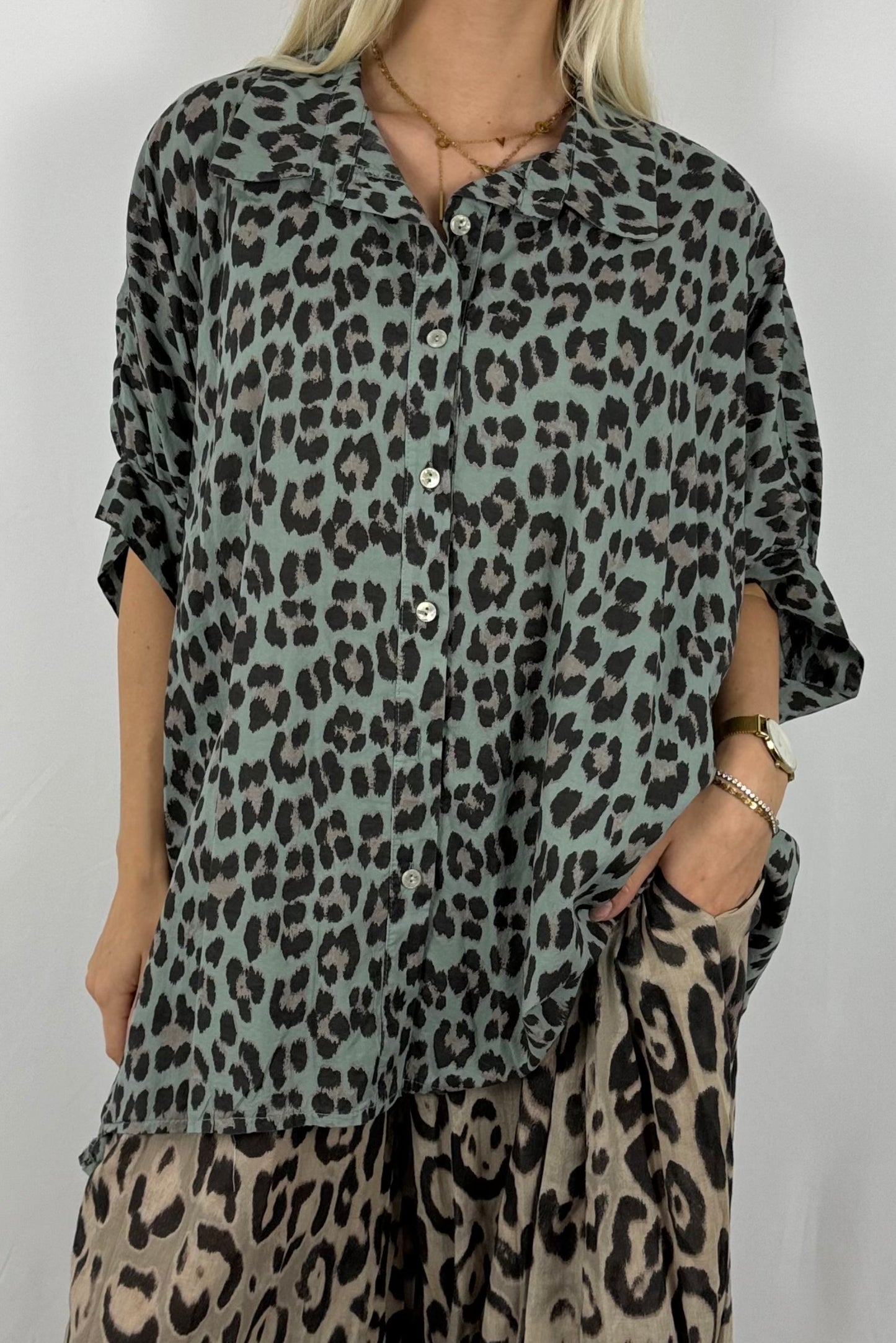 Leo-Bluse aus Baumwolle – lässiger Oversize-Look-Khaki