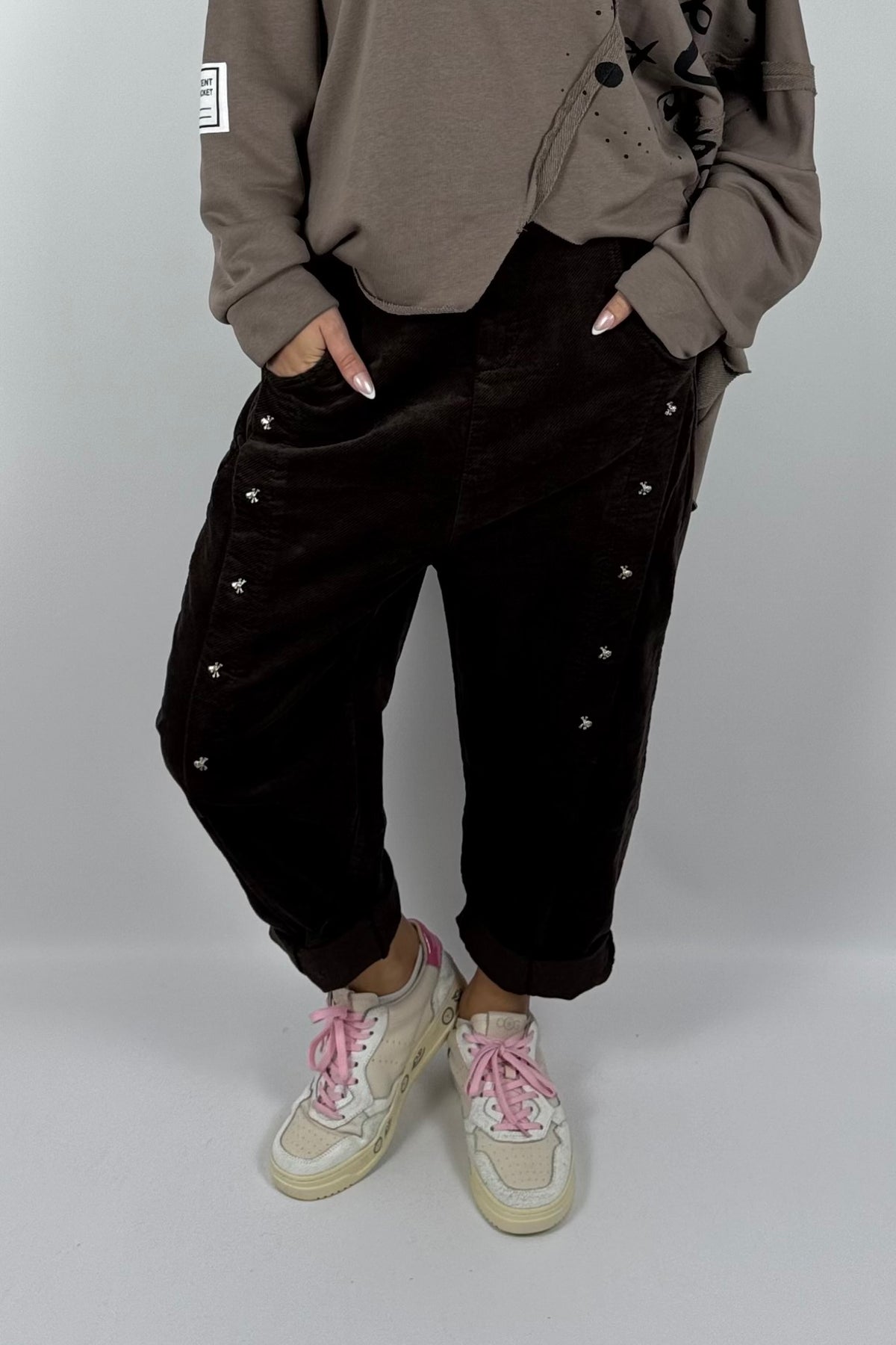 Damen Hose mit Schmuckdetails – Schoko