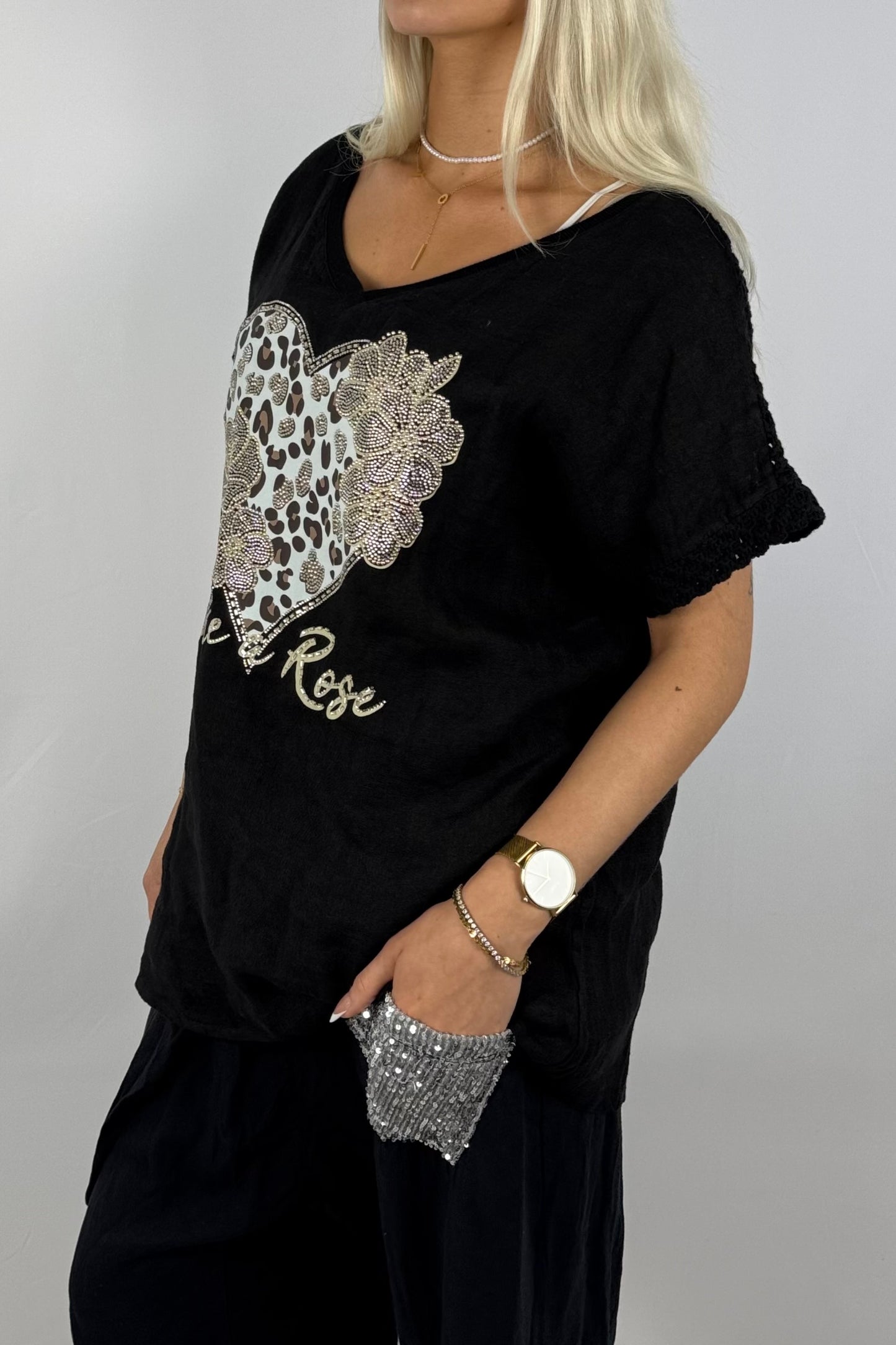 Leinen-Shirt mit Herzmotiv und Strass-Schwarz