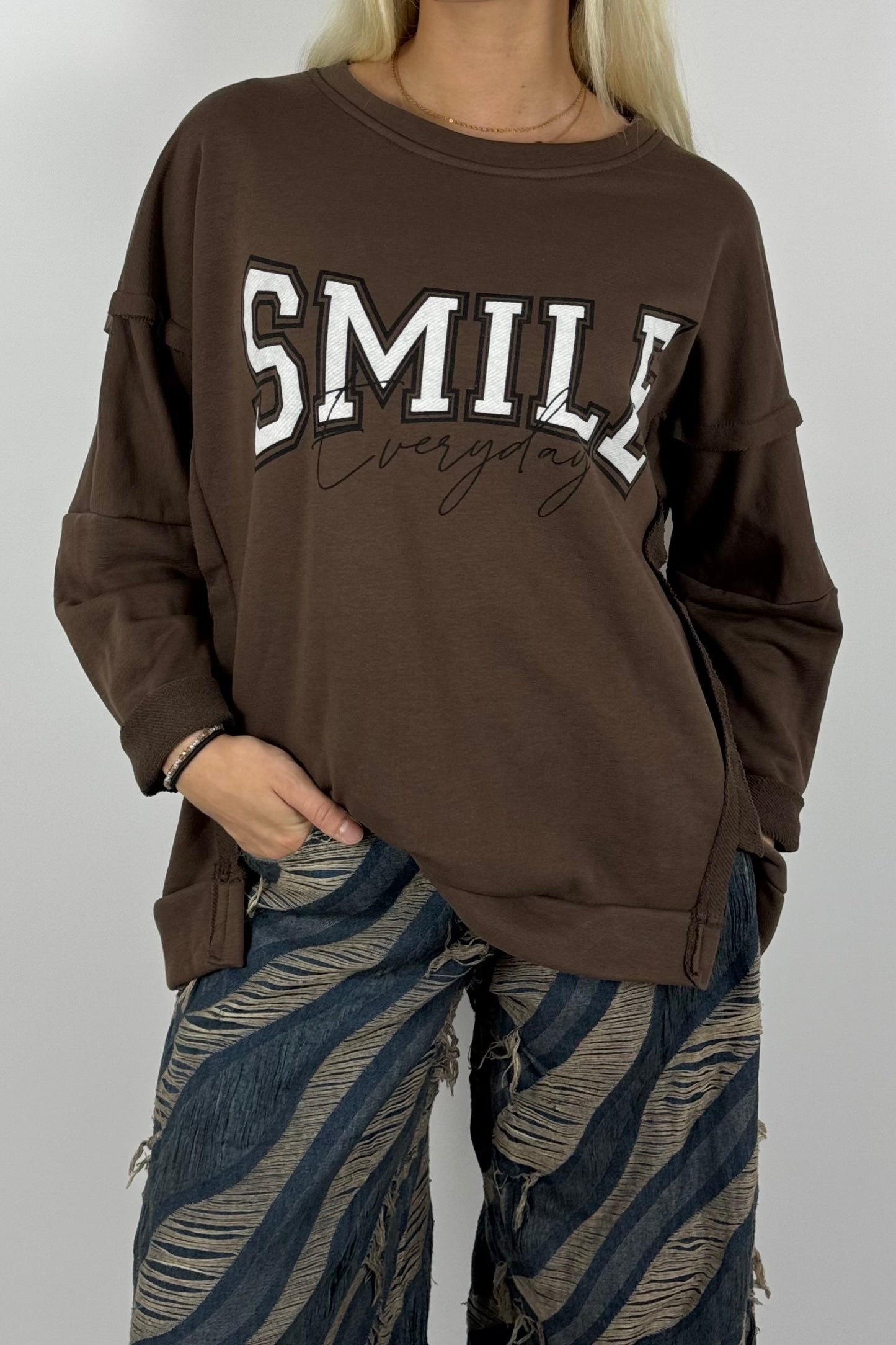 Damen Oversize Sweatshirt „SMILE Everyday“ –Schoko