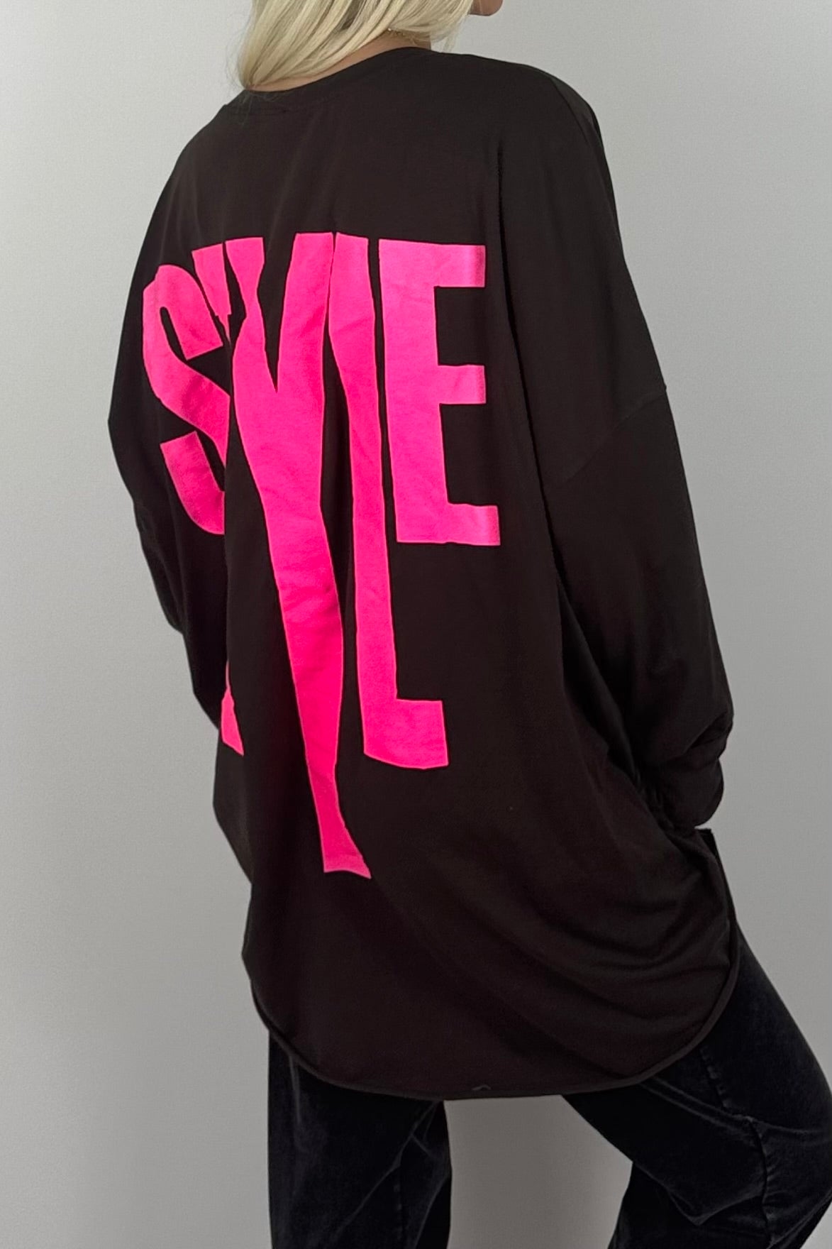 Damen Oversize Shirt mit STYLE-Print – Schoko