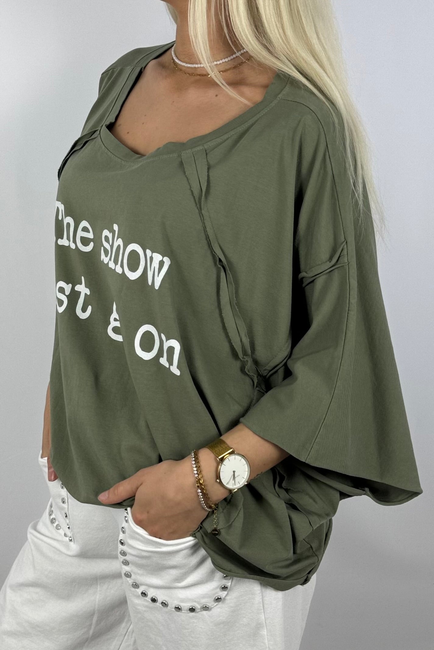 Oversize-Shirt „The show must go on“-Khaki