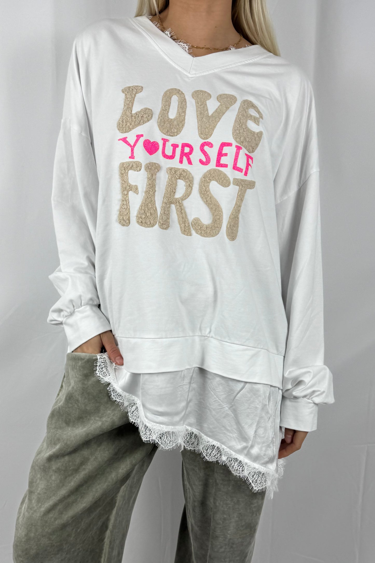 Oversize Shirt „Love Yourself First“-Weiß