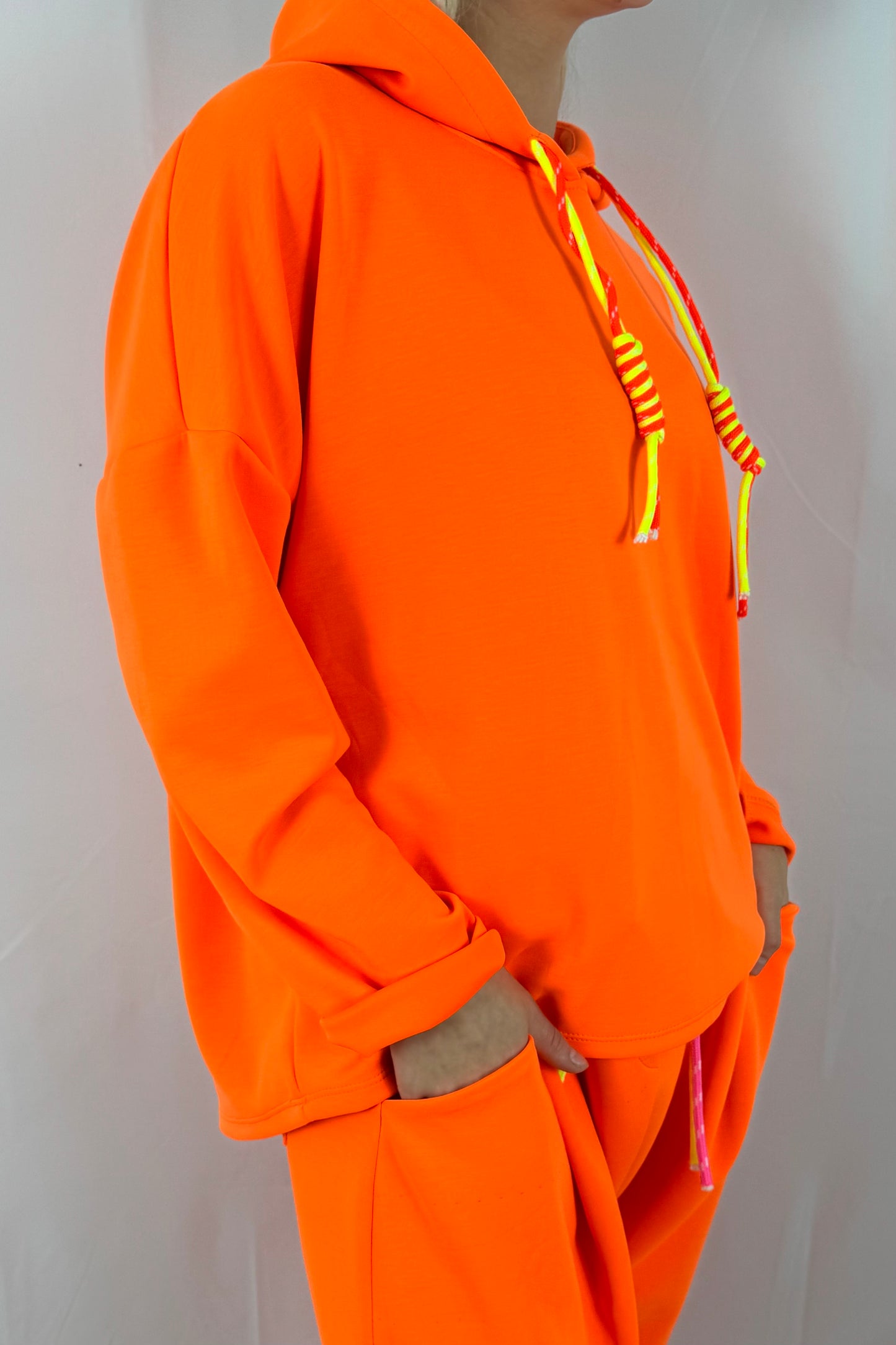 Oversize Hoodie mit Kordel-Detail –Neon Orange