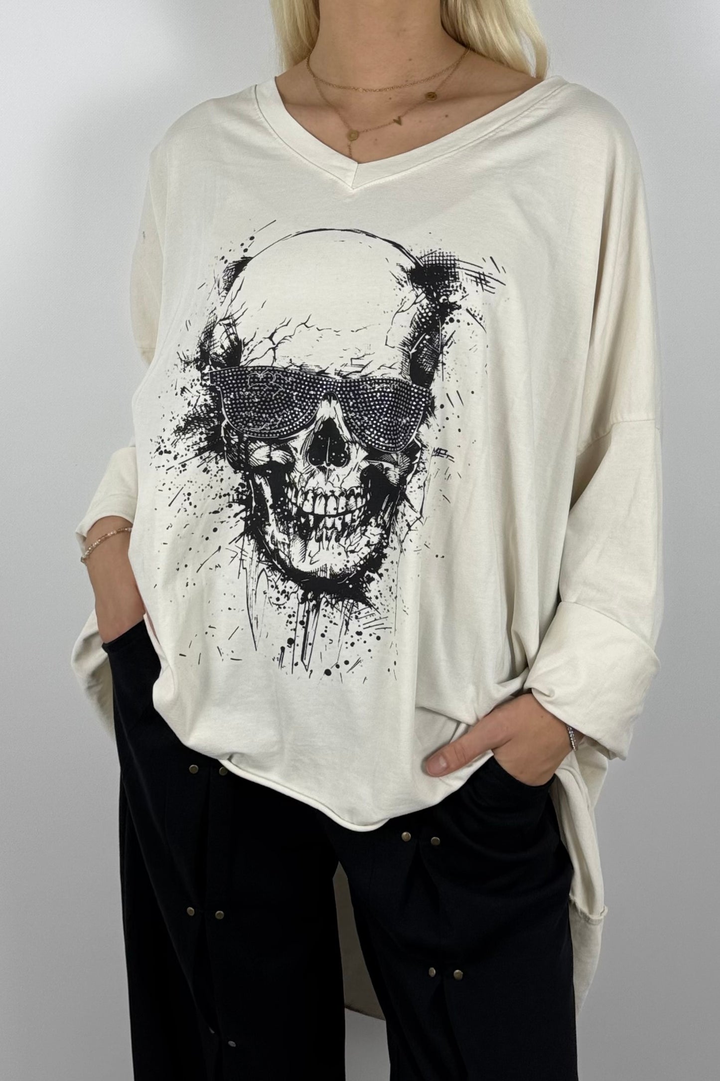 Oversize Damen Shirt mit Totenkopf-Print-Beige