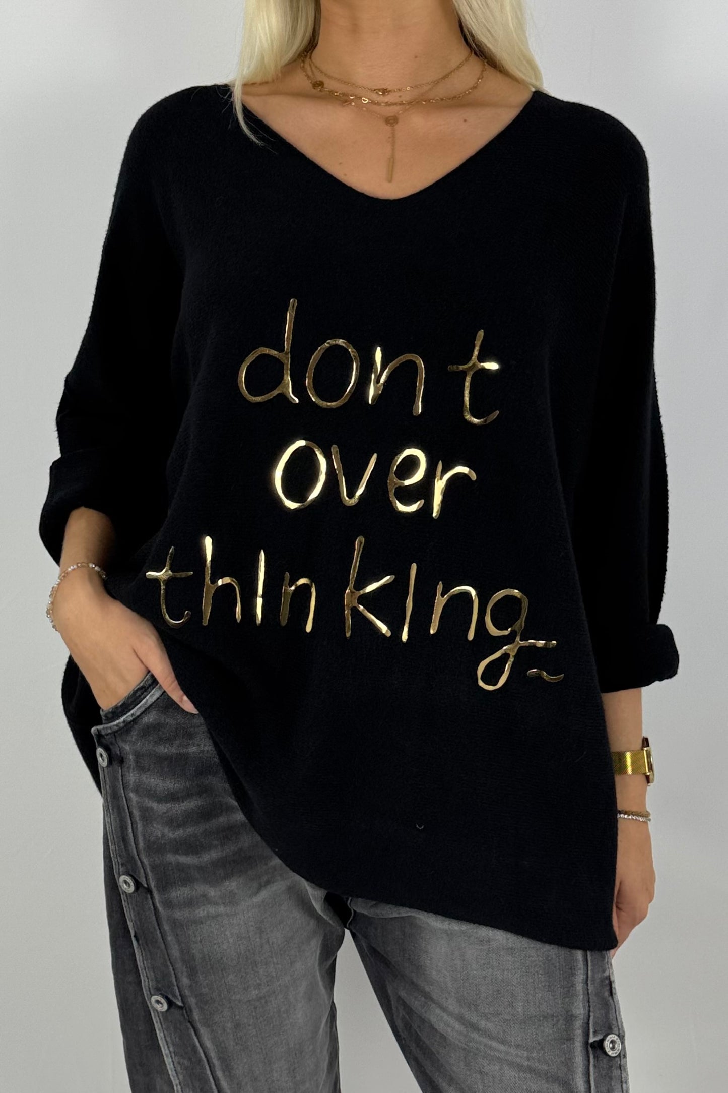Damen Feinstrick-Pullover „Don’t Over Thinking“ – Schwarz