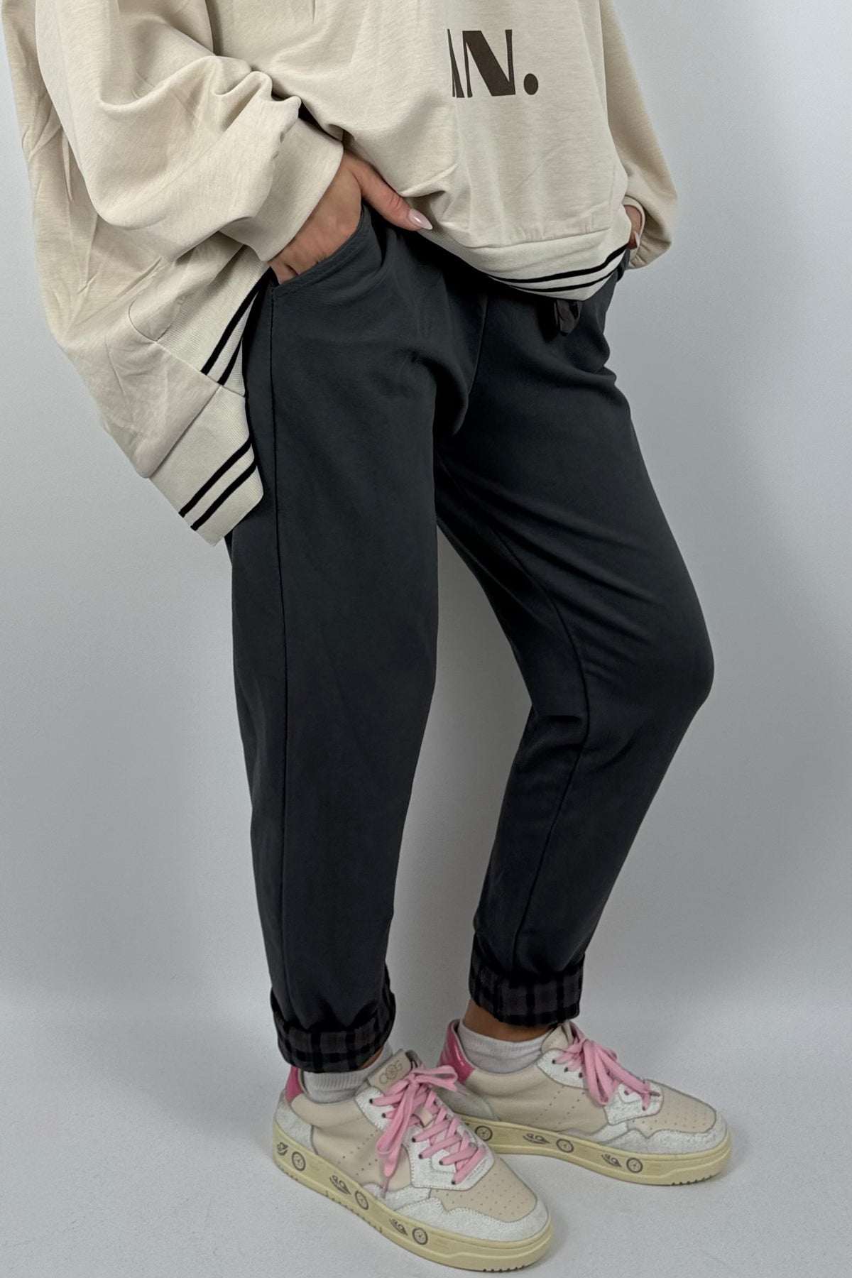 Damenhose mit Karomuster-Details & Bindegürtel-Grau