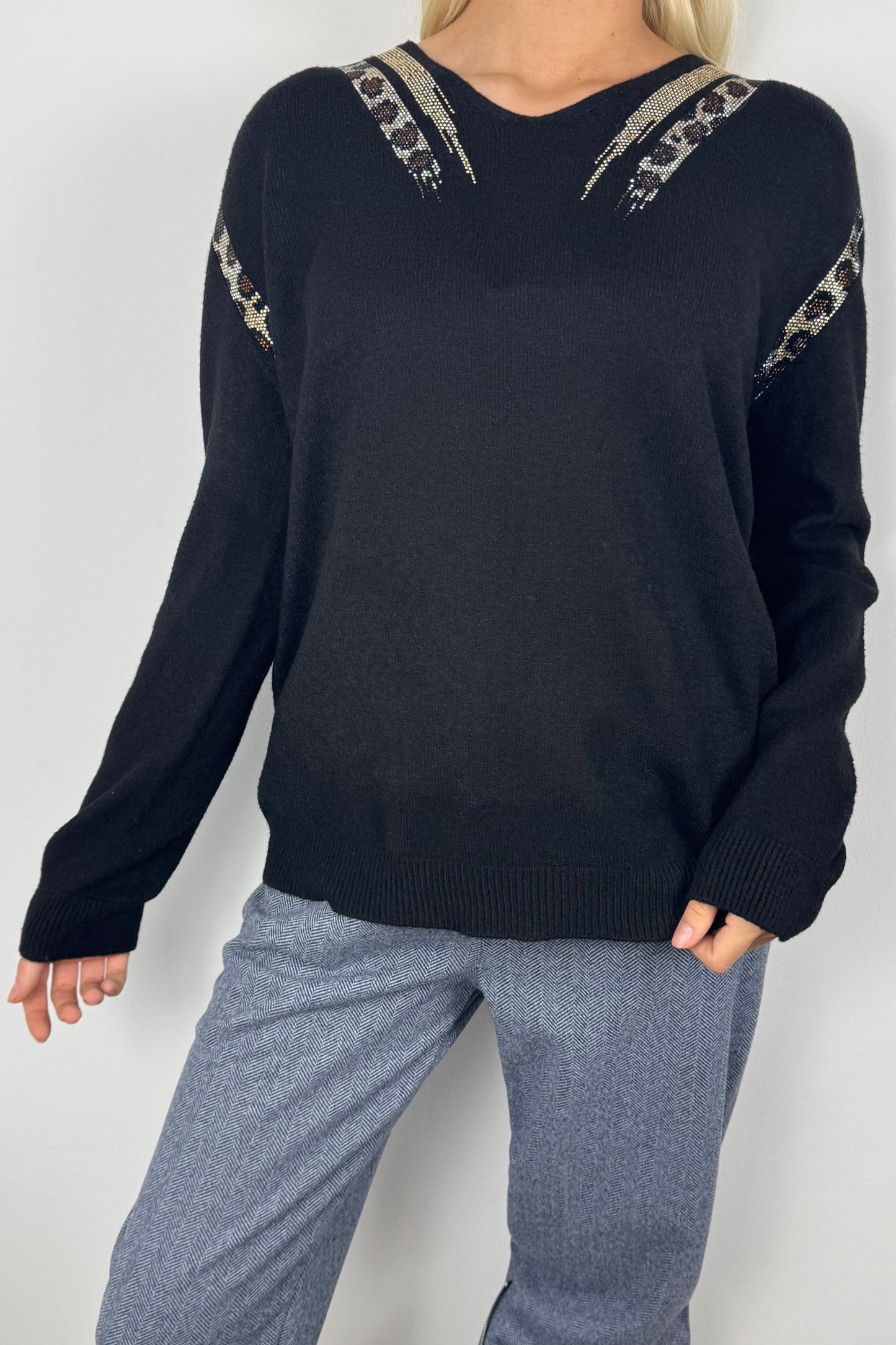 Feinstrick Pullover mit Glitzer-Details und V-Ausschnitt-Schwarz