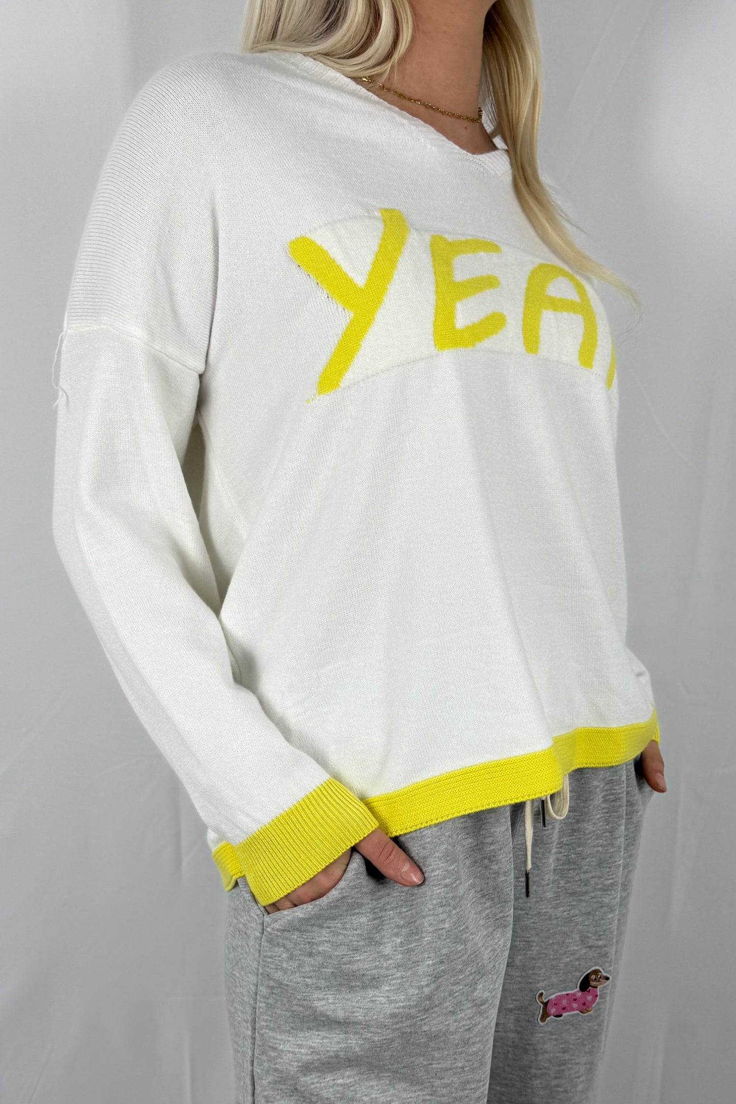 Damen Strickshirt „YEAH“-gelb