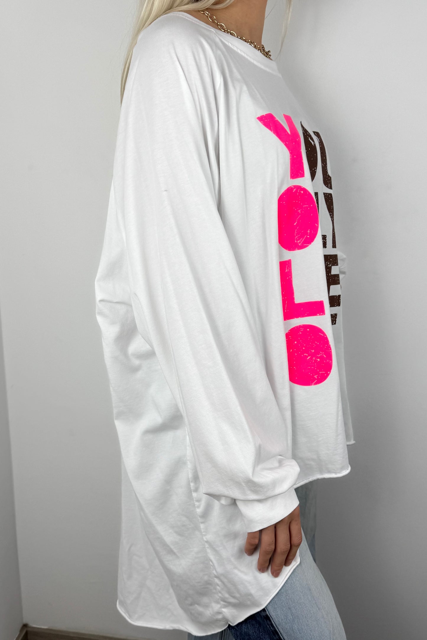 Oversize Shirt „YOLO“ –Weiß