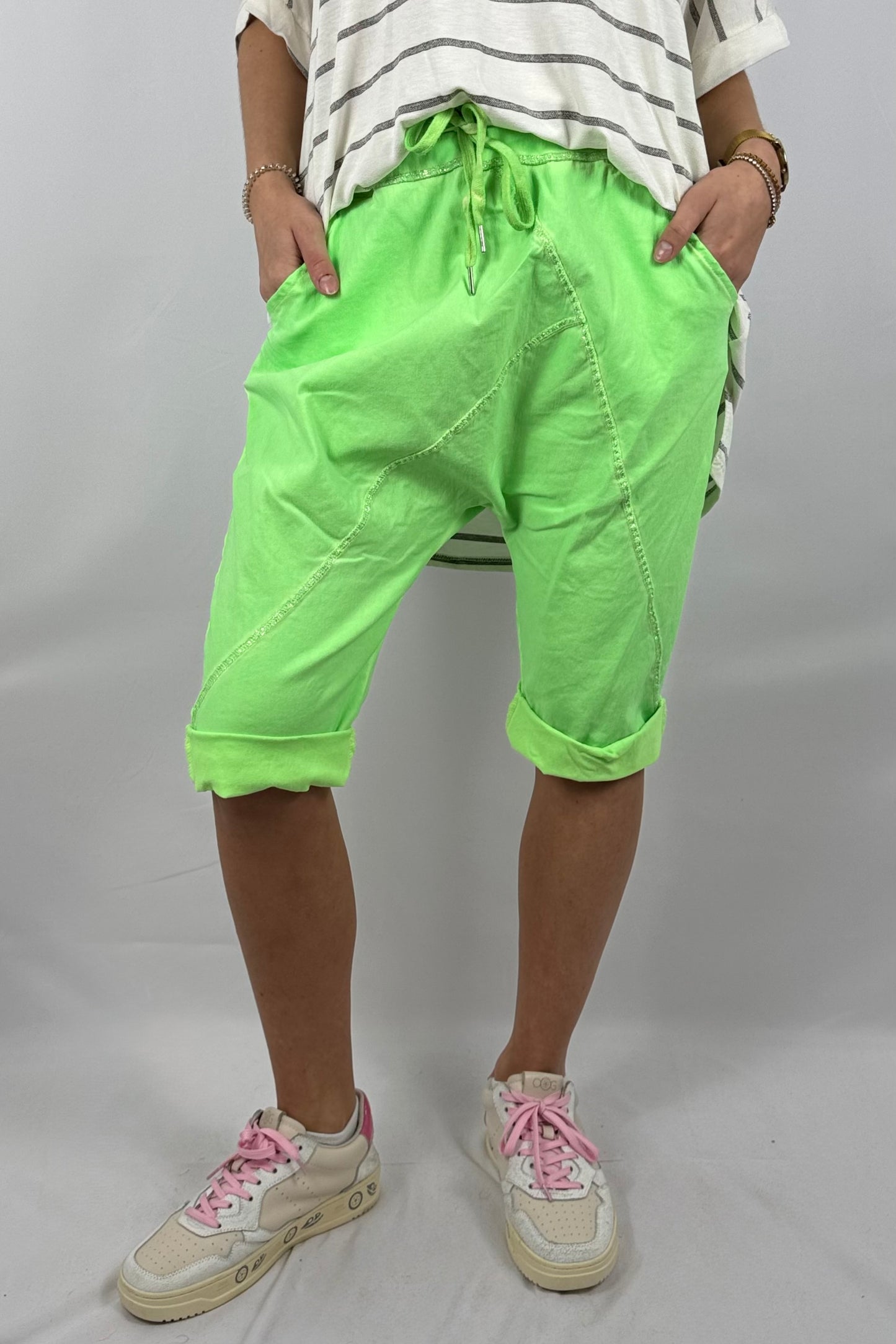 Short mit Ziernähten – Sportlicher Oversize Fit-Neon grün