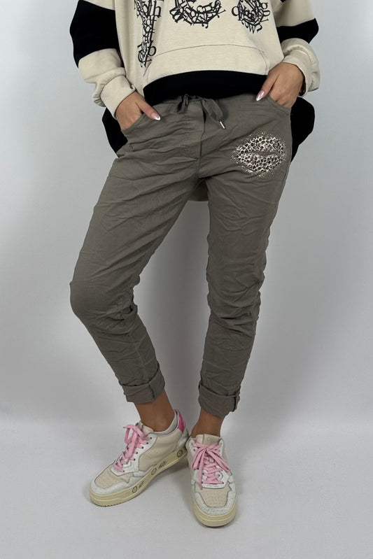 Damen Schlupfhose mit Leo-Kussmund-Mud