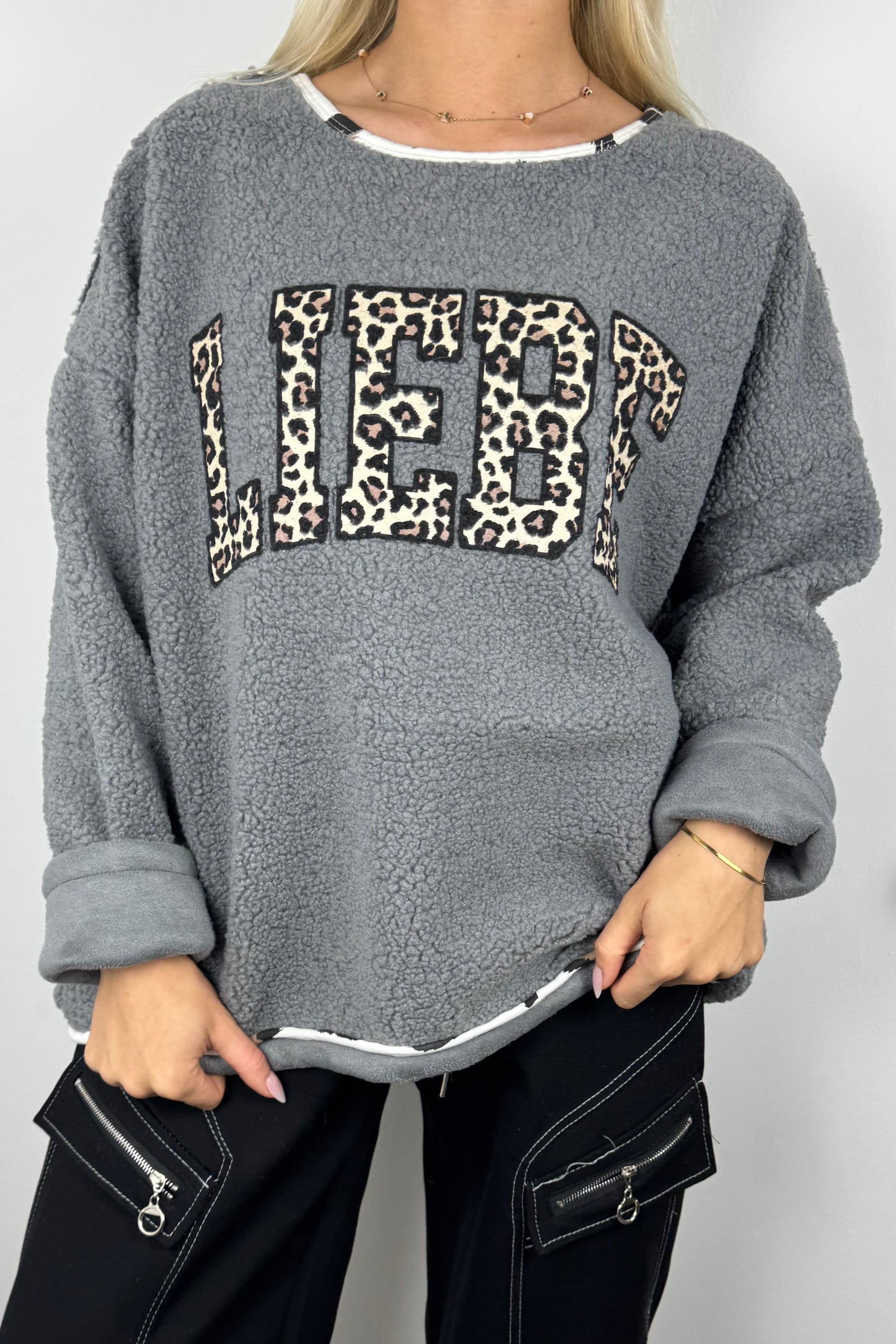 Oversize Teddy Pullover „LIEBE“ –Grau