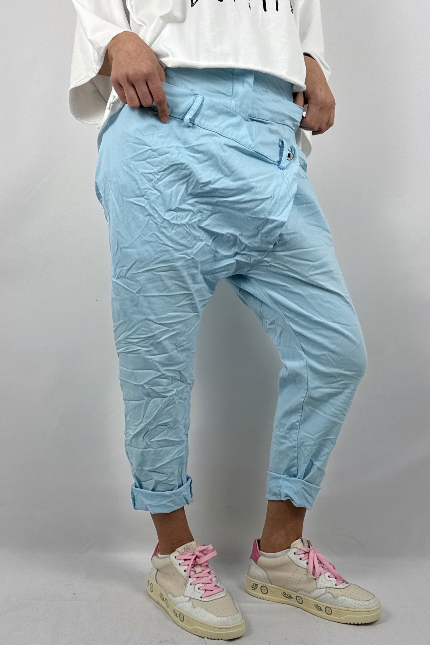 Damen Hose im Baggy Style mit Knopf Detail-Hellblau