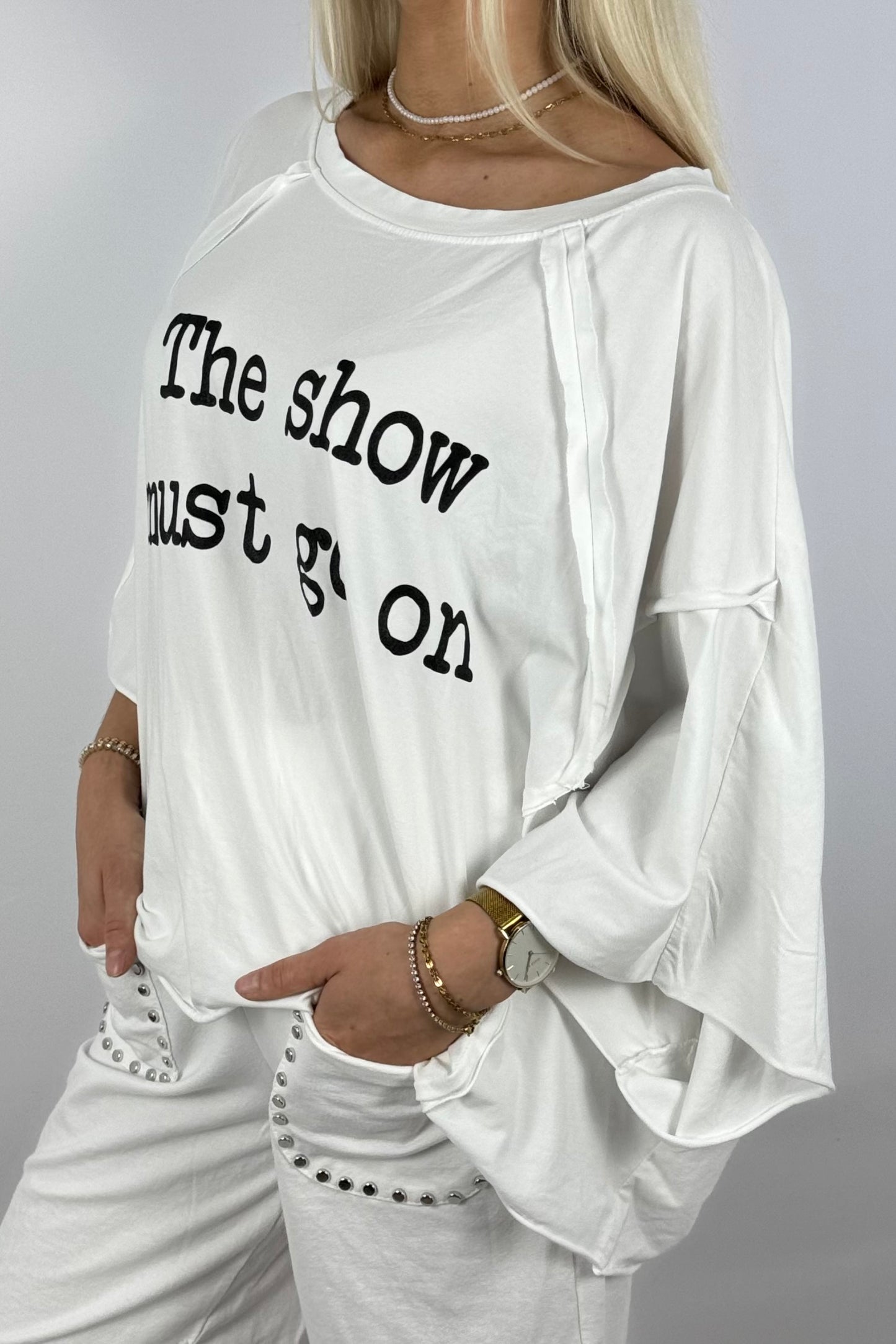 Oversize-Shirt „The show must go on“-Weiß