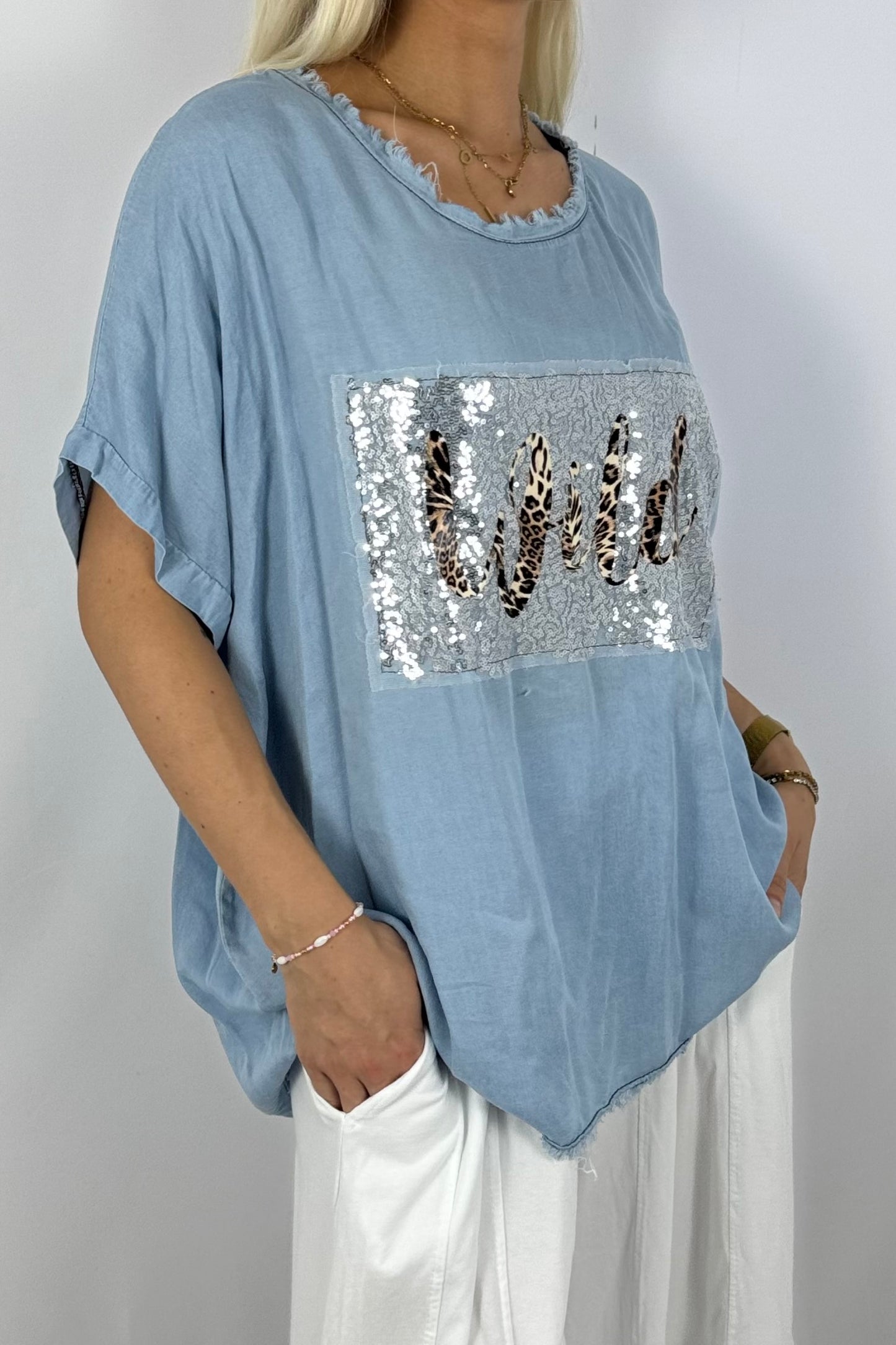 Oversize Tencel-Shirt „Wild“ mit Pailletten-Applikation-Hell blau