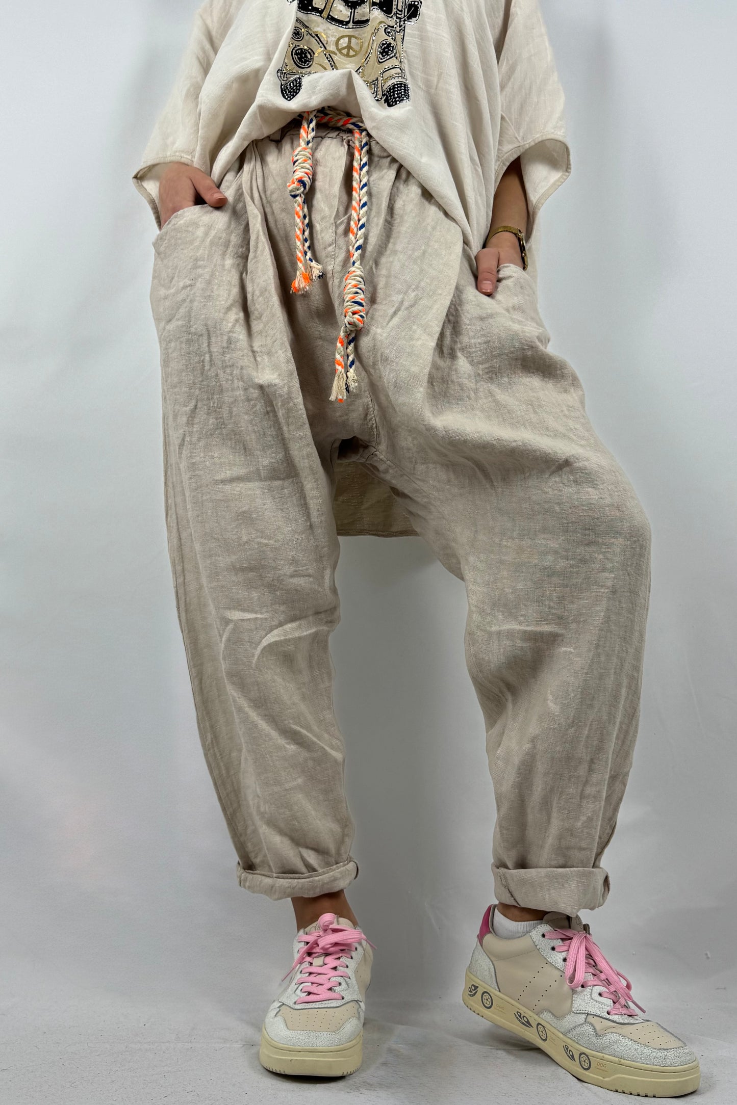 Damen Leinenhose mit Flechtgürtel-Beige
