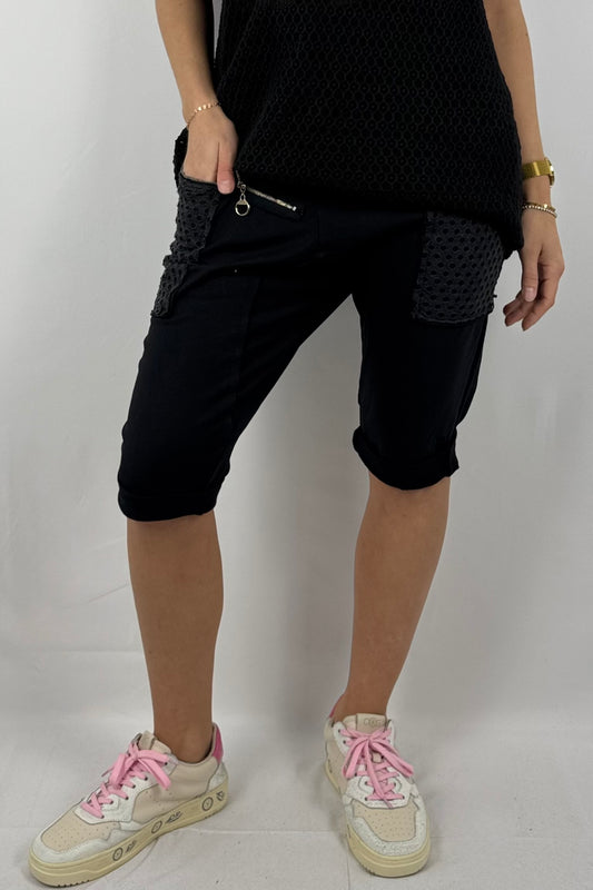 Baggy-Shorts mit Reißverschluss-Detail und Struktur-Einsätzen-Schwarz