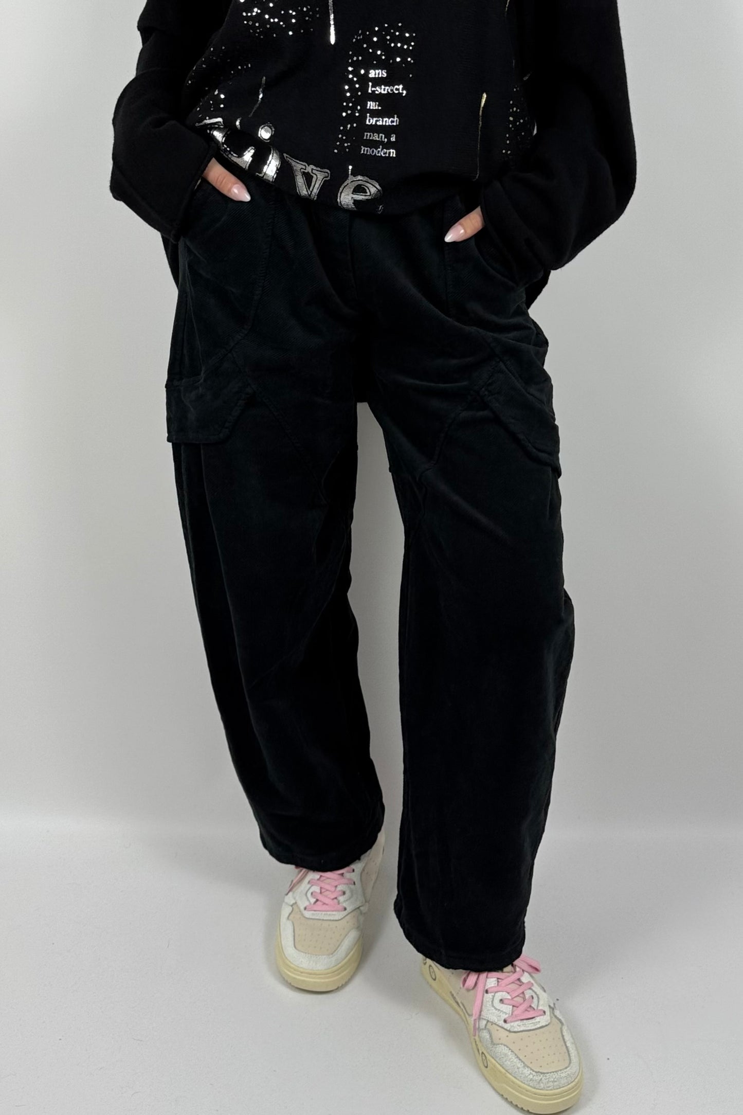 Lässige Baggy-Hose mit Cargo-Taschen-Schwarz