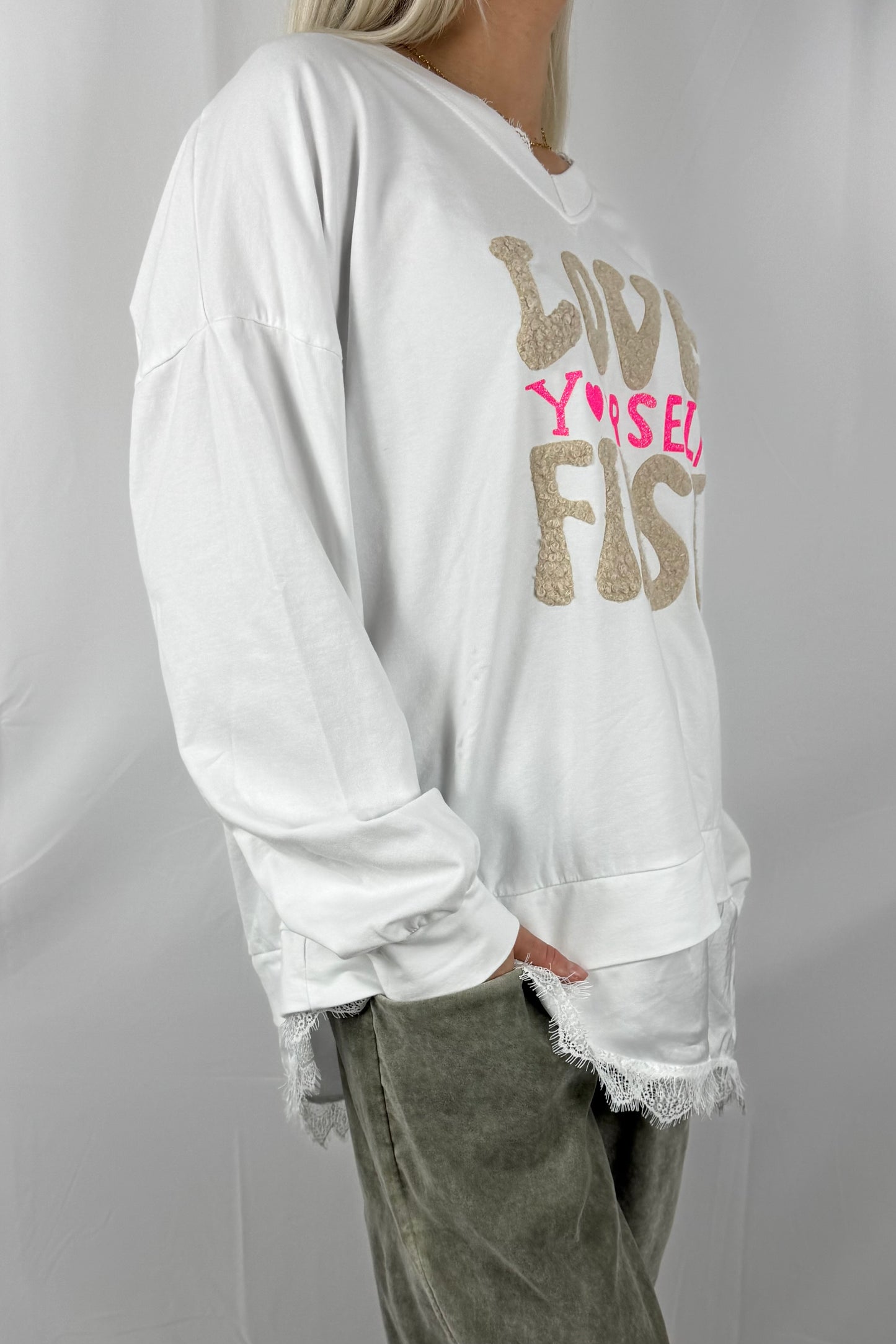Oversize Shirt „Love Yourself First“-Weiß